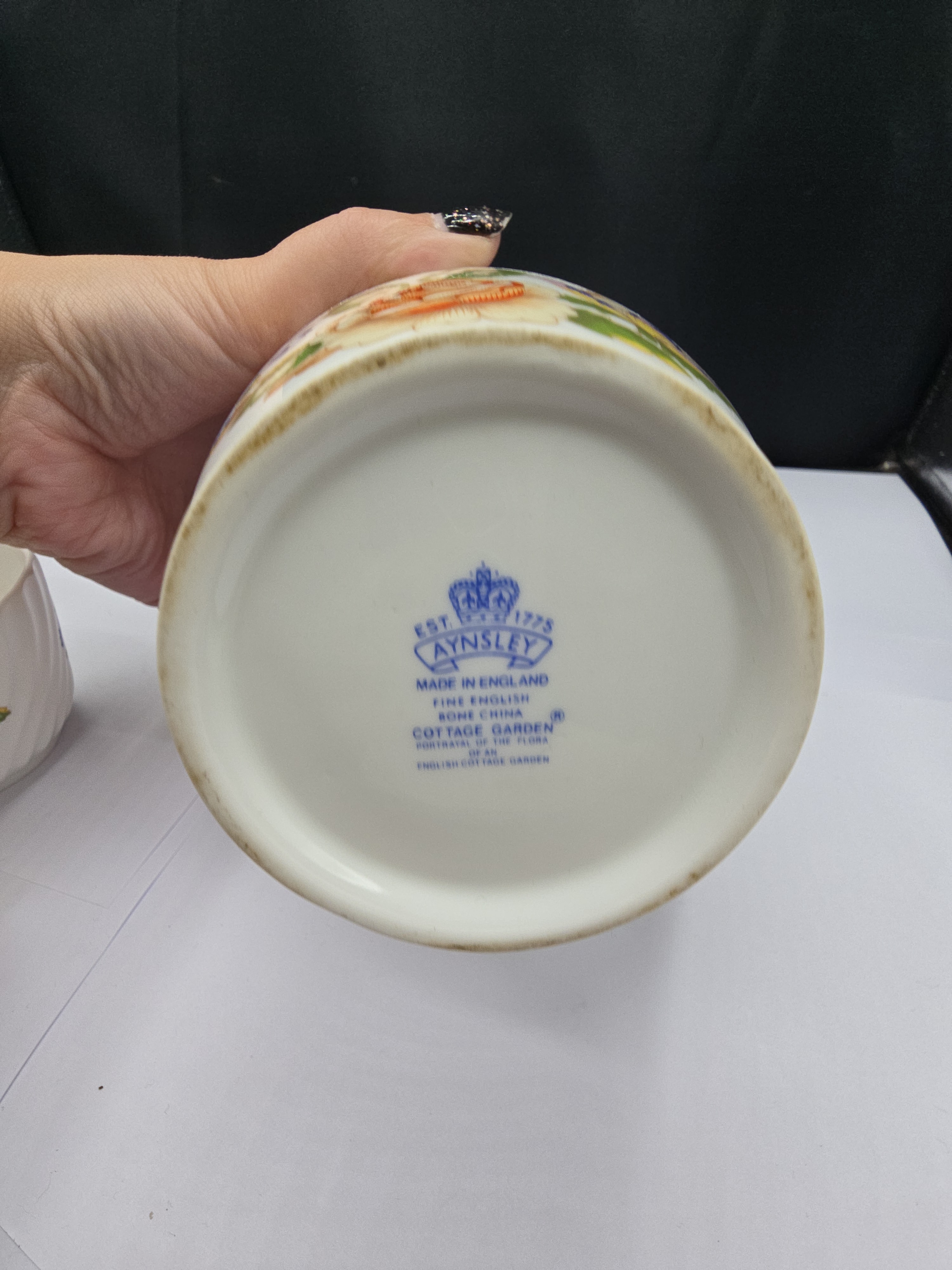 A Six-Piece Set of Aynsley 'Cottage Garden' Fine English Bone China - 1 6