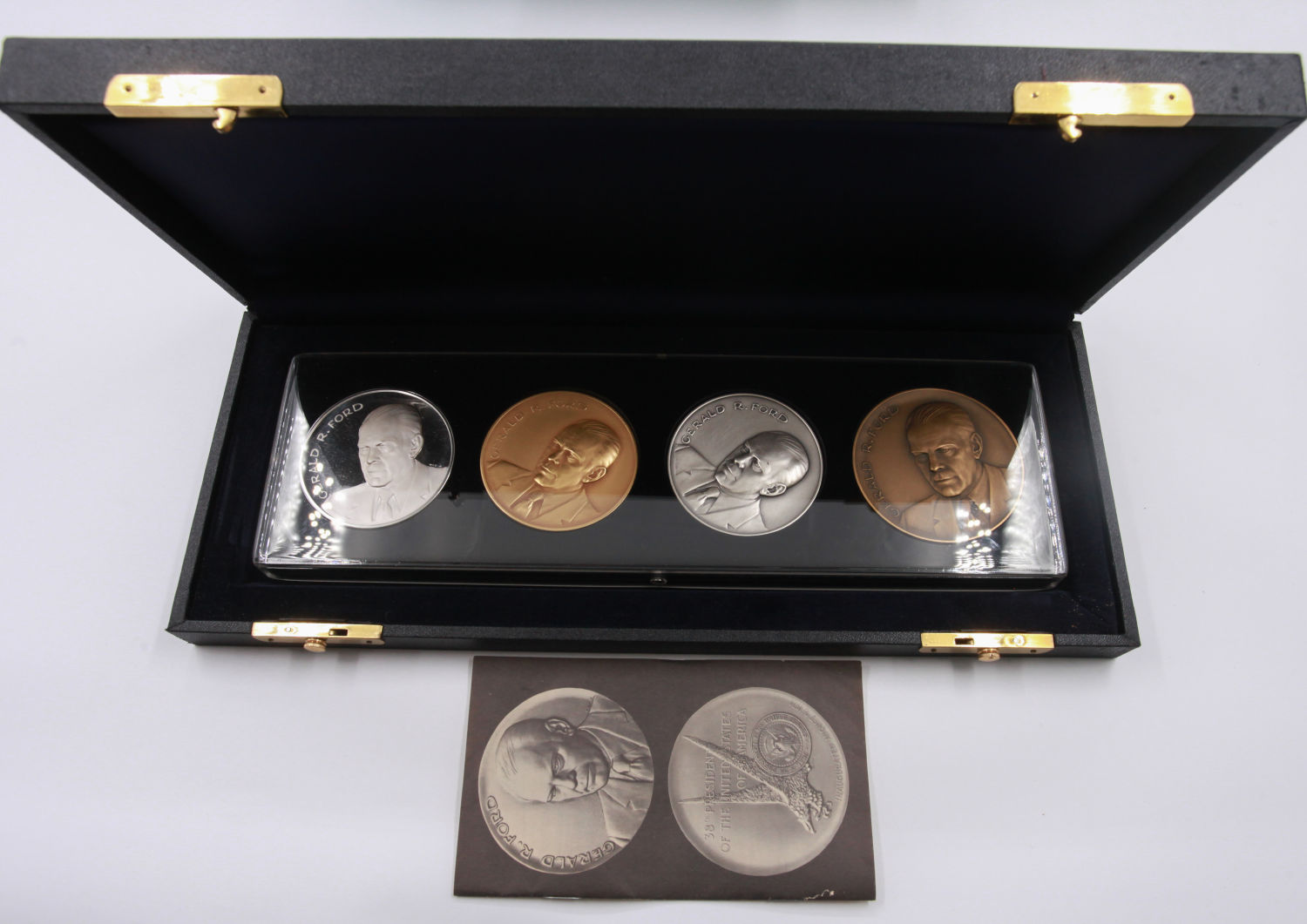 United States - Official Gerald Ford Inauguration Medal Set 4 Piece Silver Bronze Vermeil Case - 1 0