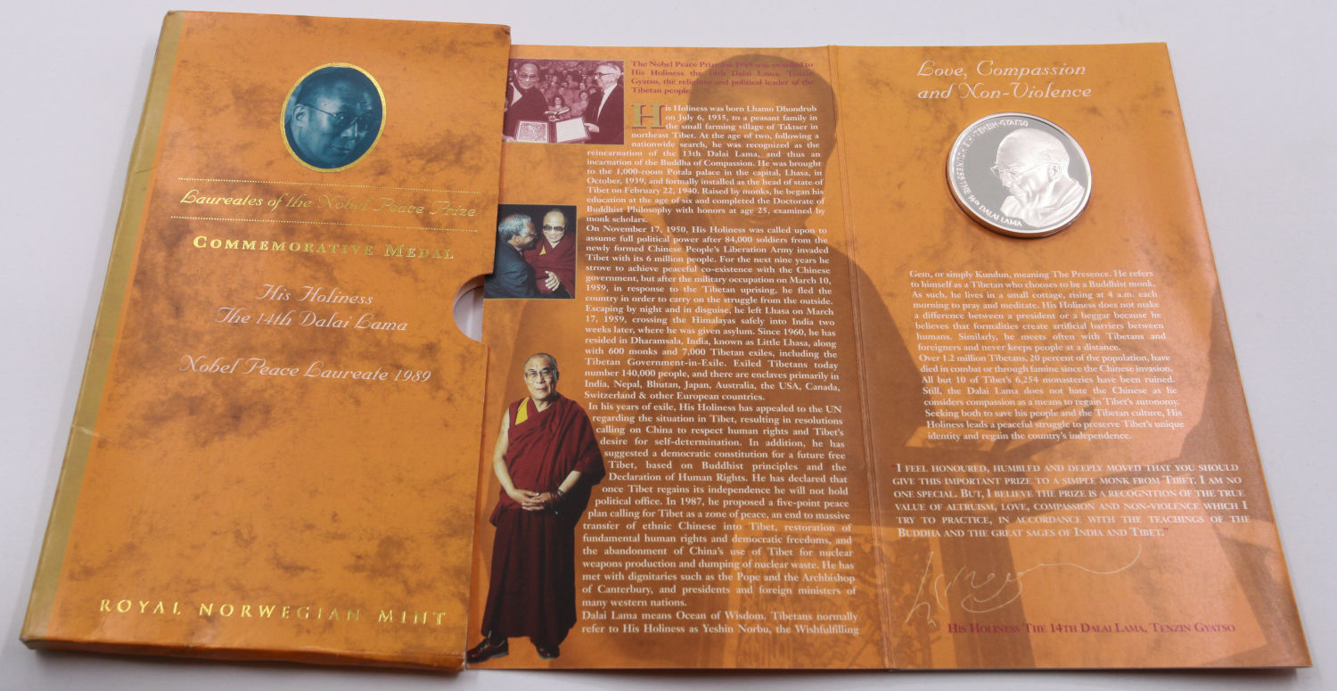 World - Lot of 5 Nobel Prize-winning medals, Menachem Begin, Anwar Sadat, Albert Schweizer, Dali Lama 14 (Tenzin ... - 1 5