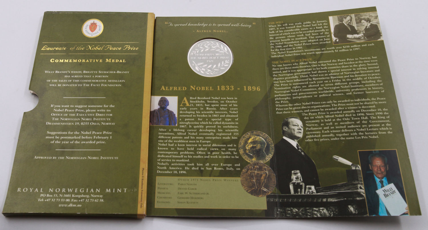 World - Lot of 5 Nobel Prize-winning medals, Menachem Begin, Anwar Sadat, Albert Schweizer, Dali Lama 14 (Tenzin ... - 1 8
