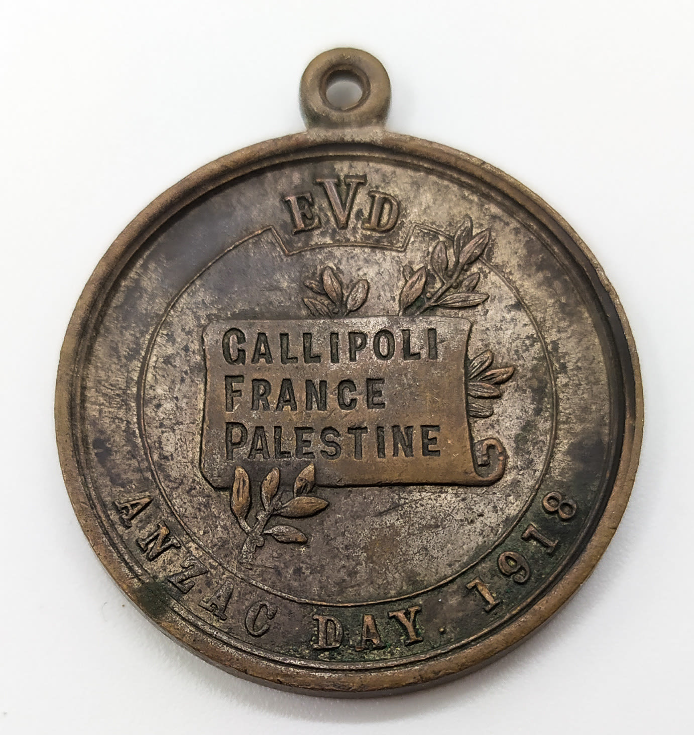Anzac 1918 Honor to AIF medallion Galipoli France Palestine