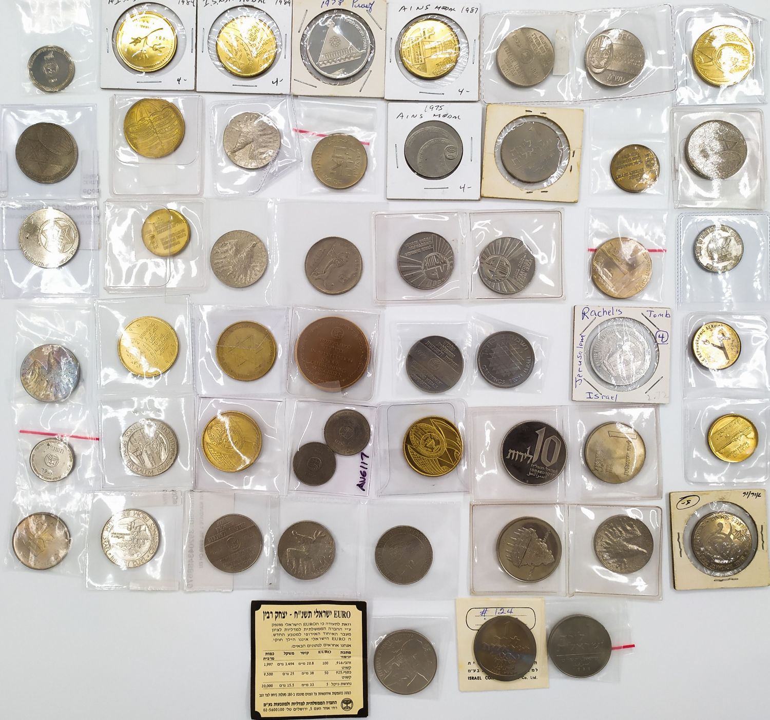 A collection of over 50 numismatics Israeli and US tokens - 1 1
