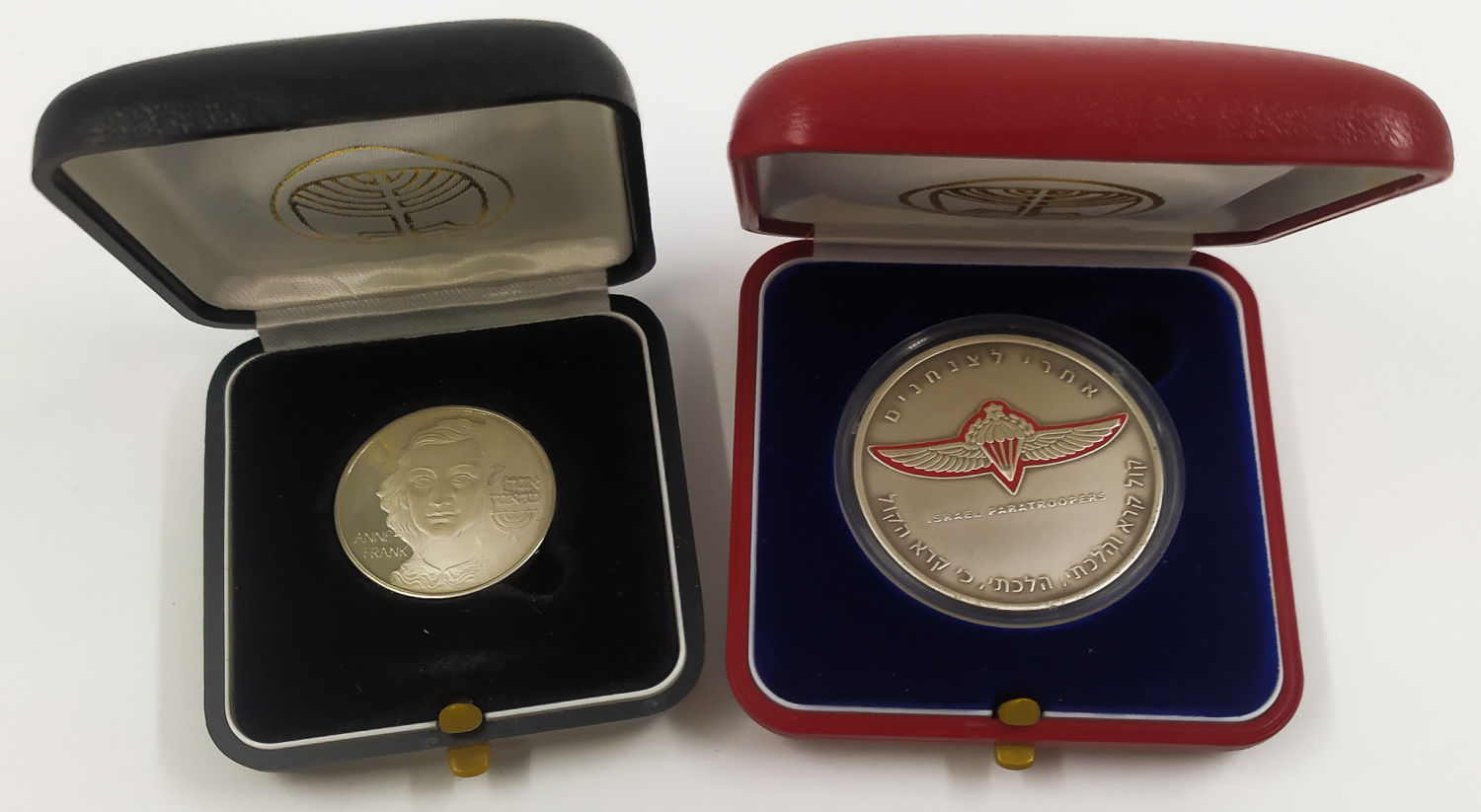 Lot of silver medals - the "Paratroopers" and "Anne Frank" - the government company for coins and medals - 1 0