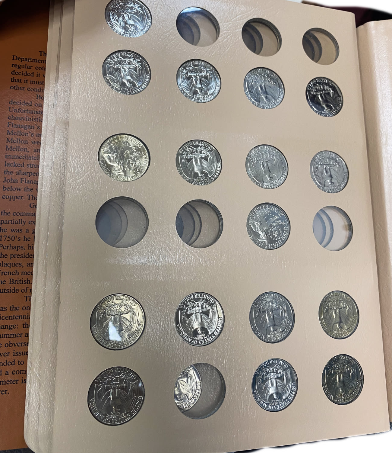 USA - 73 coins of 25 cent 1932-1998 - Are in an album of the Dansco company - Almost all coins are in UNC condition - 1 10