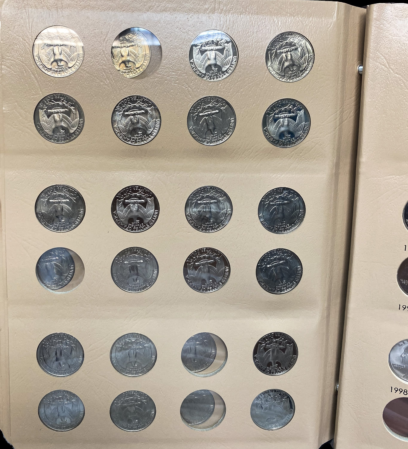 USA - 73 coins of 25 cent 1932-1998 - Are in an album of the Dansco company - Almost all coins are in UNC condition - 1 1