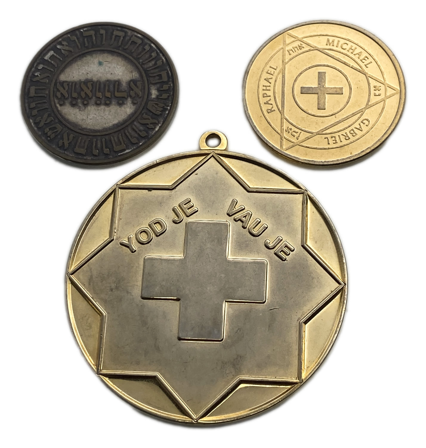 Judaica / Zionism - Lot of three kabalistic medals
Seems as these are modern items, the thing that ... - 1 1