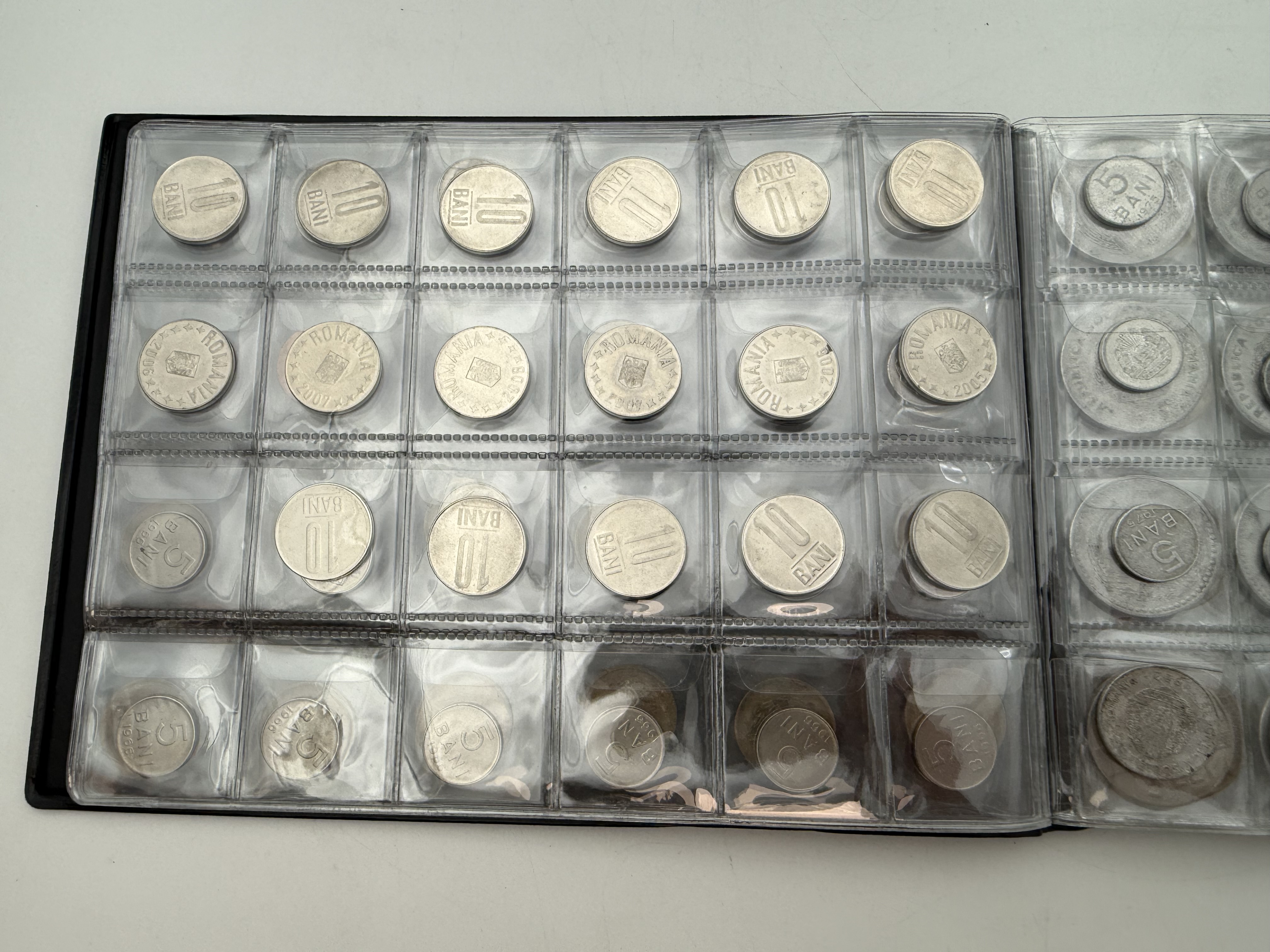 Romania - A collection of several hundred coins arranged in a special coin album, various conditions and years - 1 18