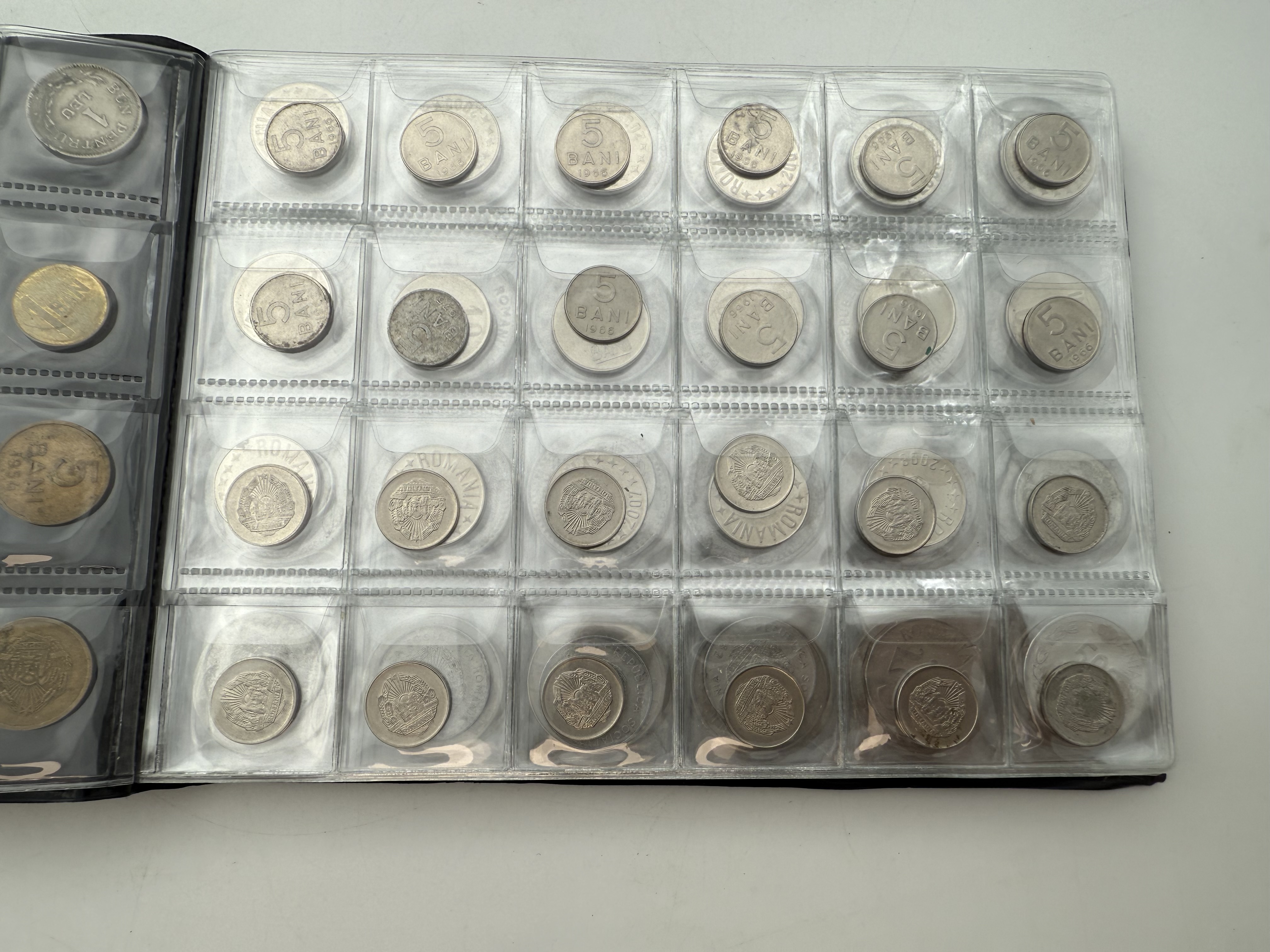 Romania - A collection of several hundred coins arranged in a special coin album, various conditions and years - 1 15
