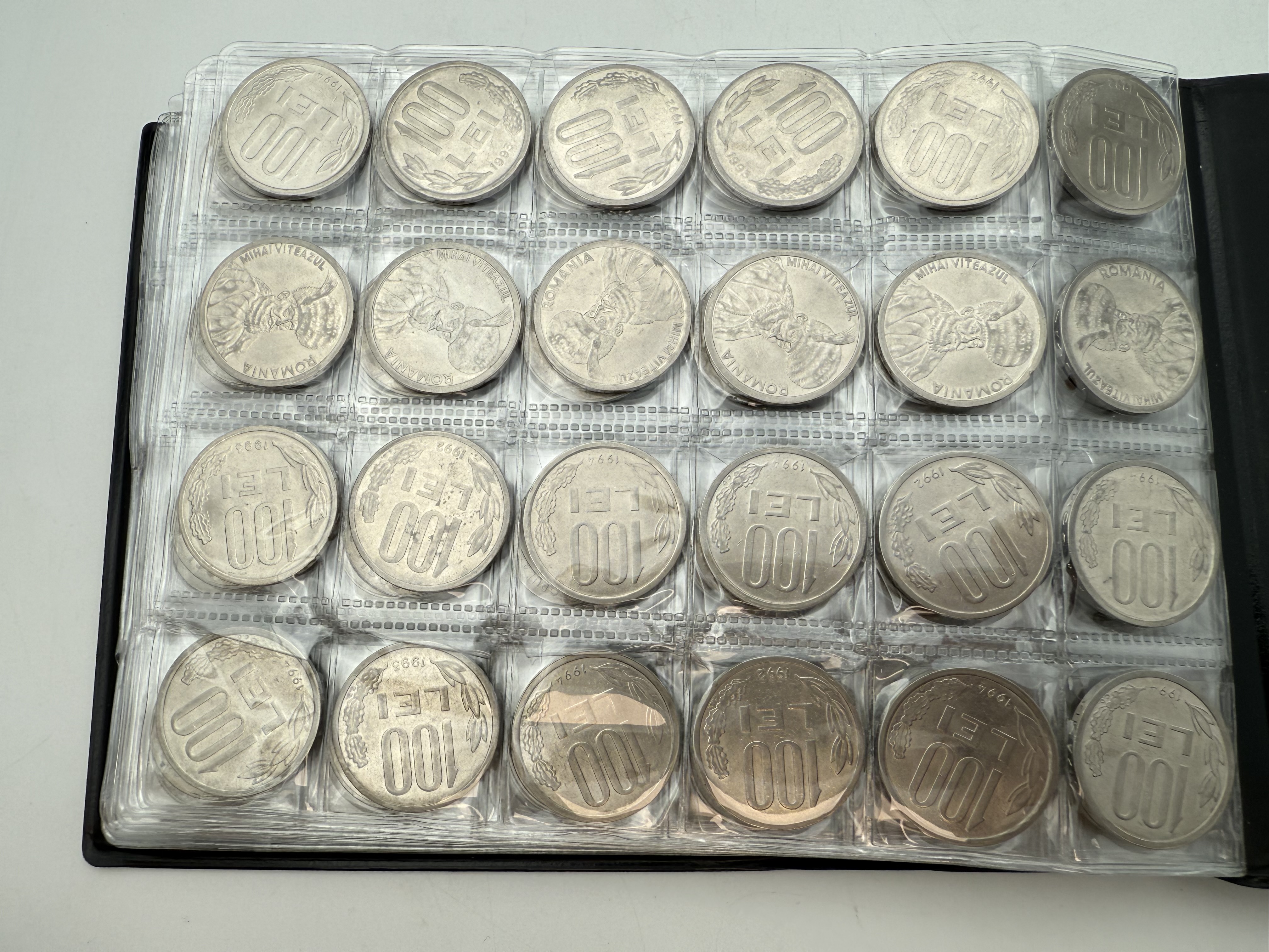 Romania - A collection of several hundred coins arranged in a special coin album, various conditions and years - 1 13