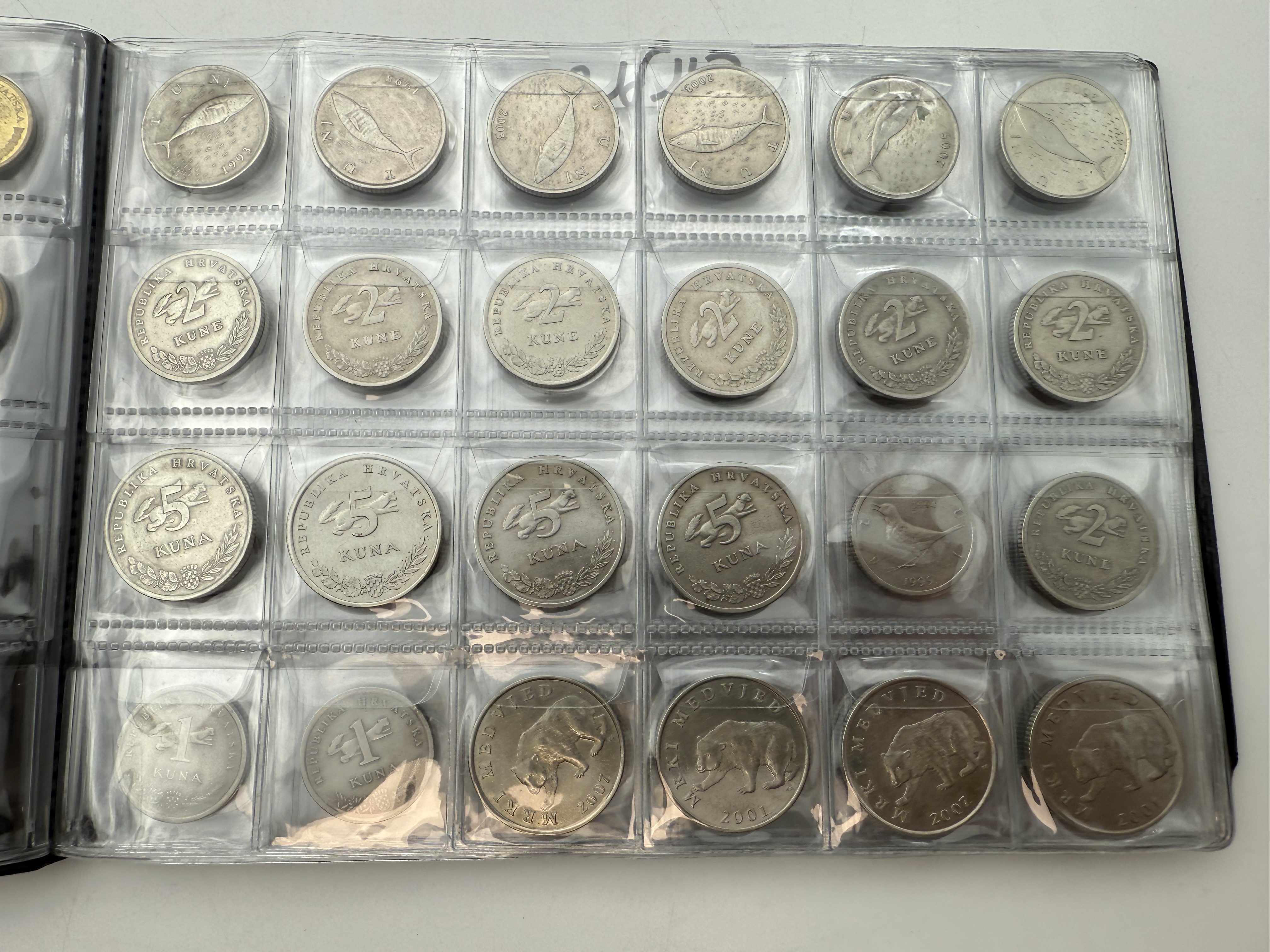 Croatia / Finland - A collection of several hundred coins arranged in a special coin album, various conditions and years - 1 17