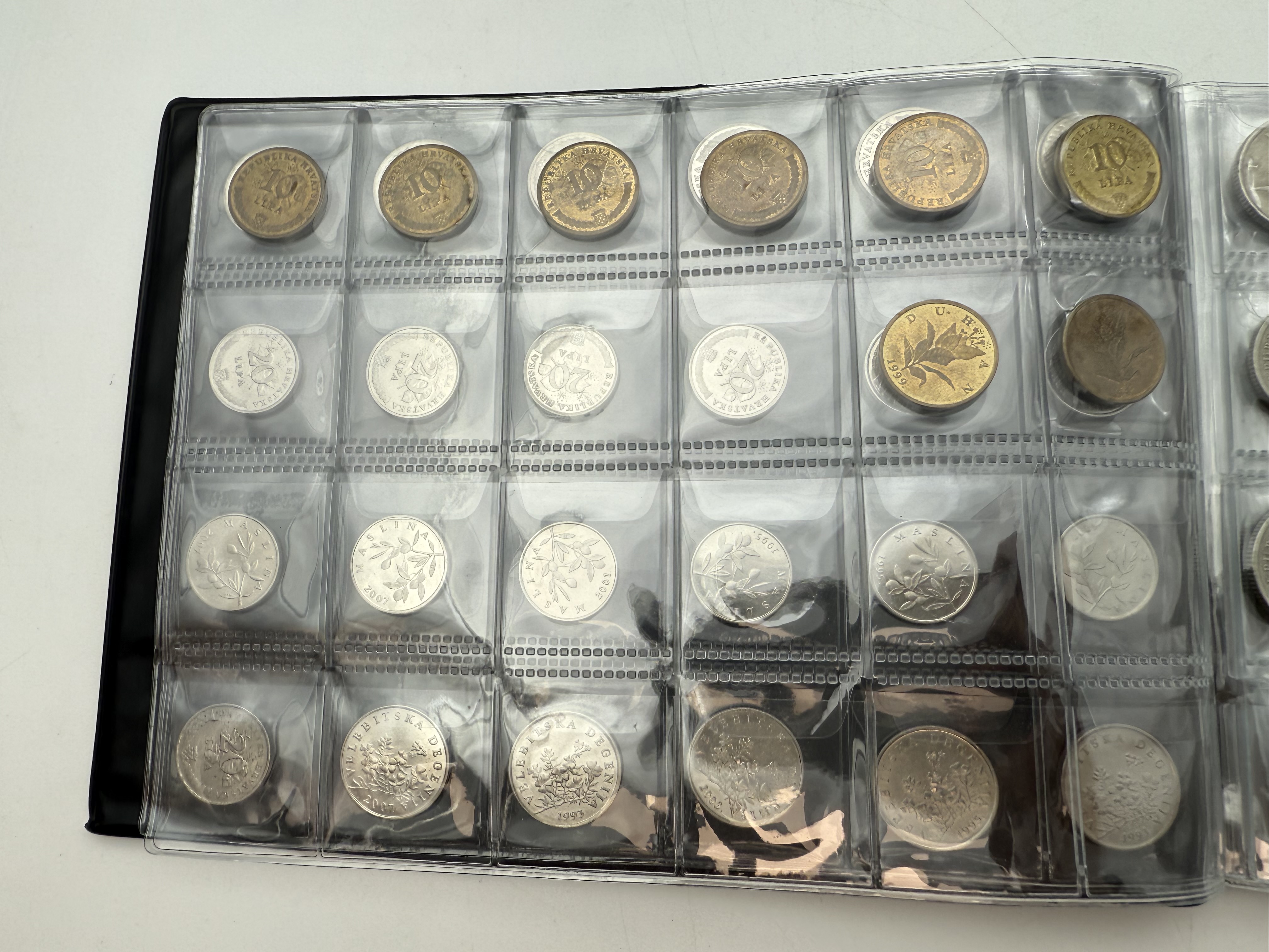 Croatia / Finland - A collection of several hundred coins arranged in a special coin album, various conditions and years - 1 16