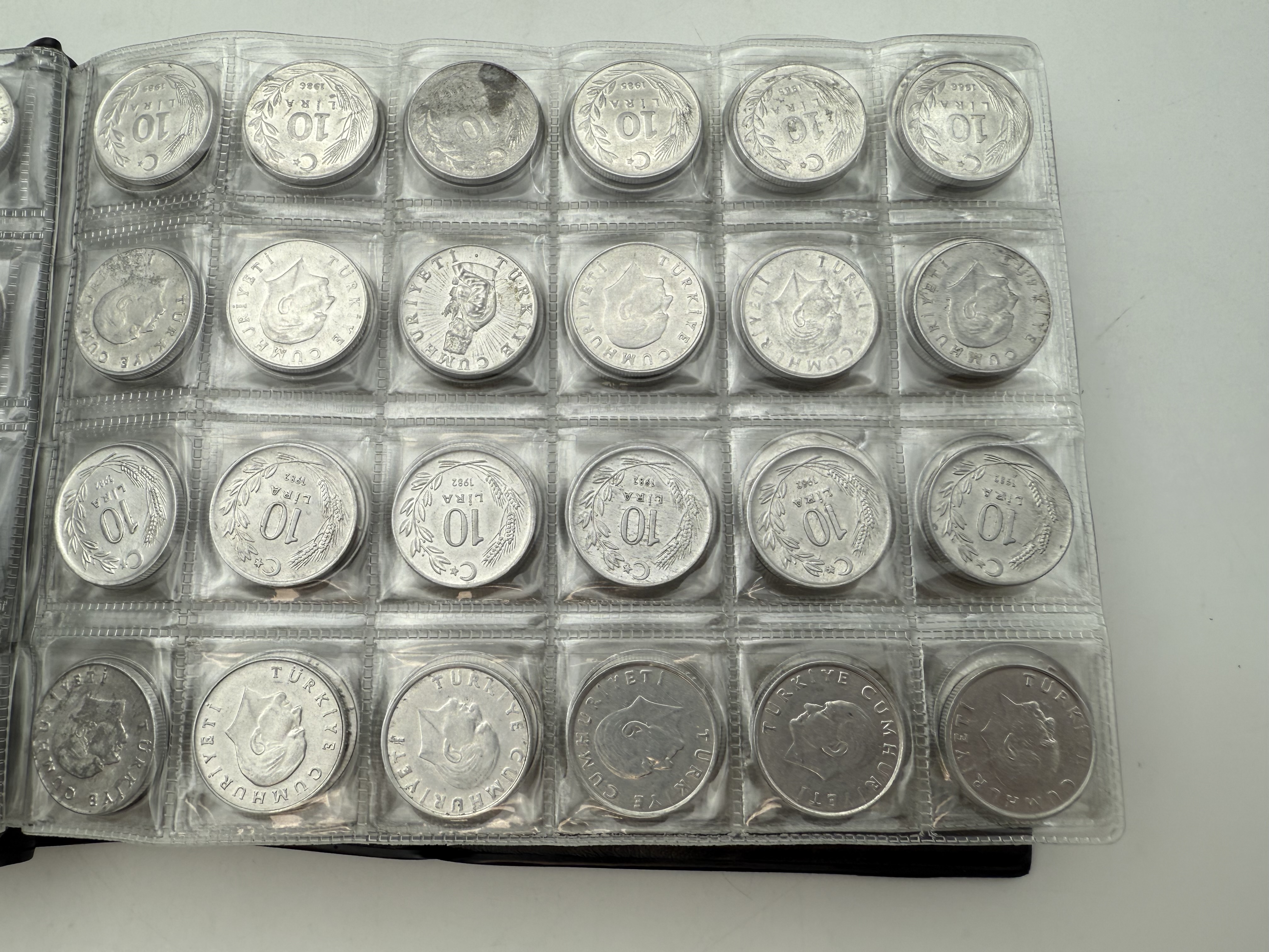 Turkey - A collection of several hundred coins arranged in a special coin album, various conditions and years - 1 27