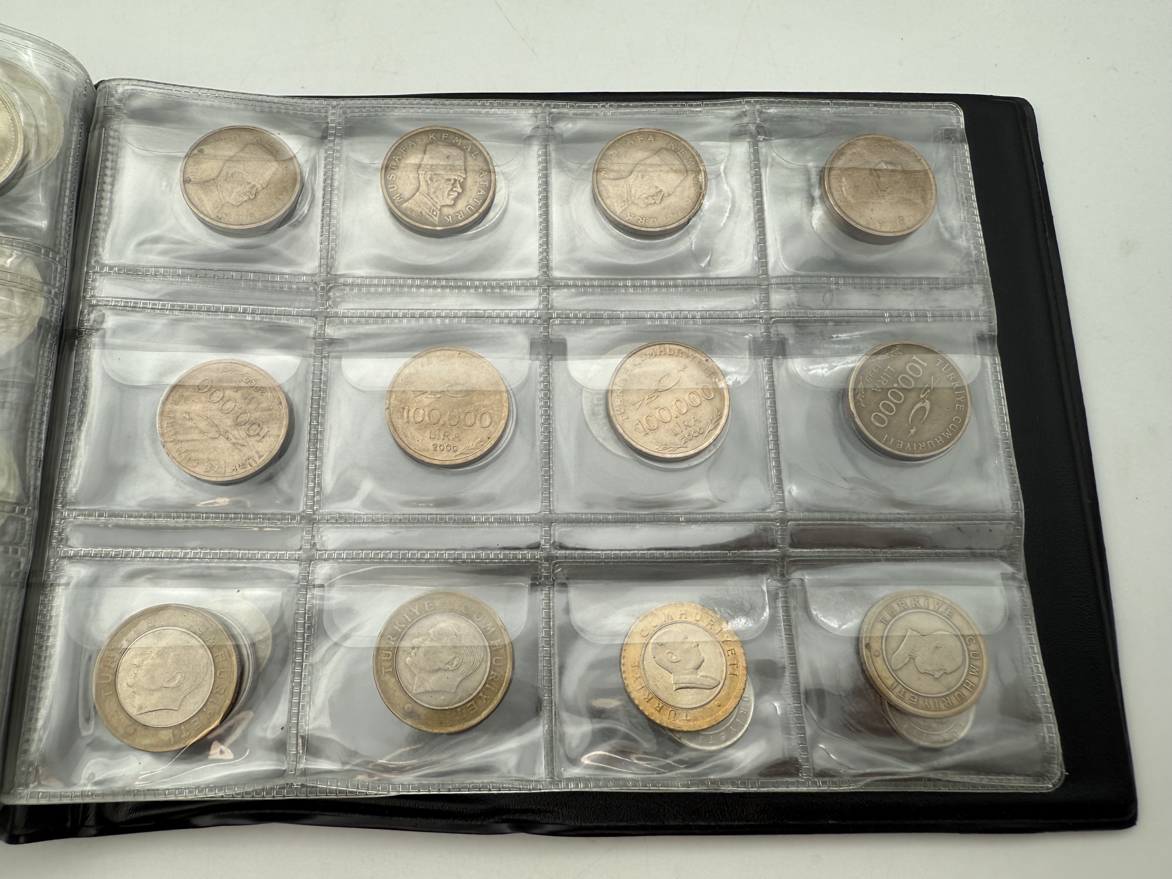 Turkey - A collection of several hundred coins arranged in a special coin album, various conditions and years - 1 18