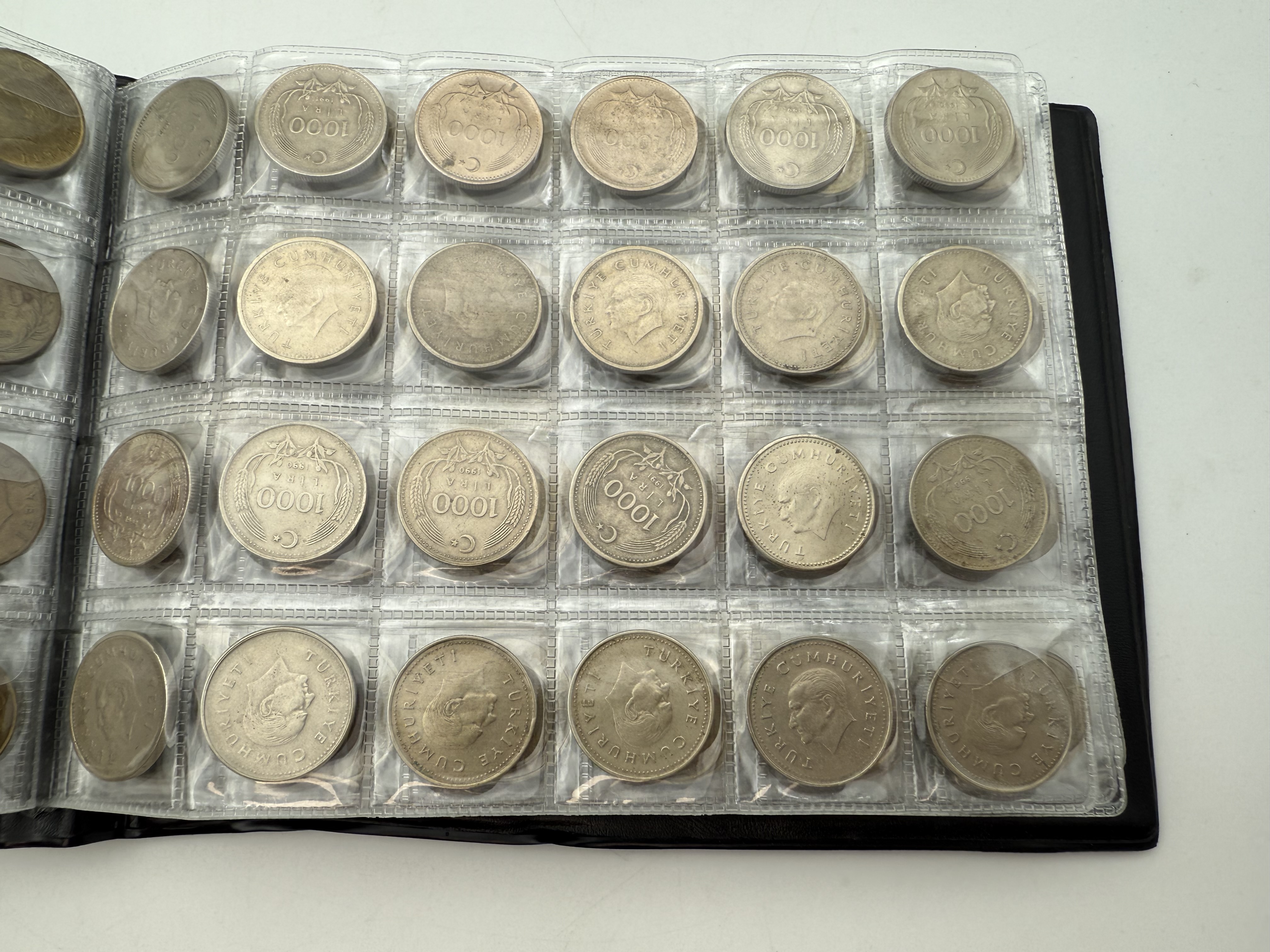 Turkey - A collection of several hundred coins arranged in a special coin album, various conditions and years - 1 7