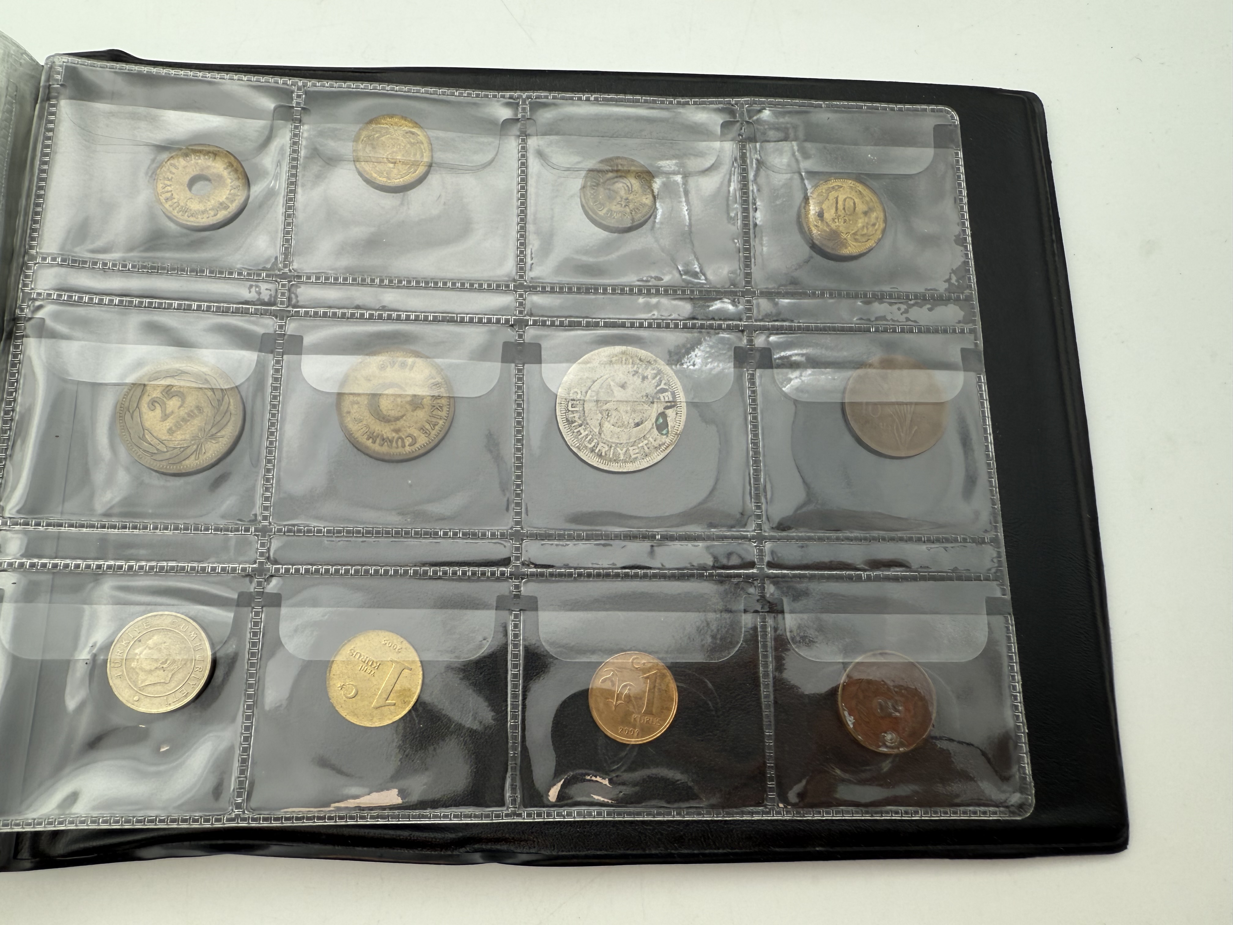 Turkey - A collection of several hundred coins arranged in a special coin album, various conditions and years - 1 23