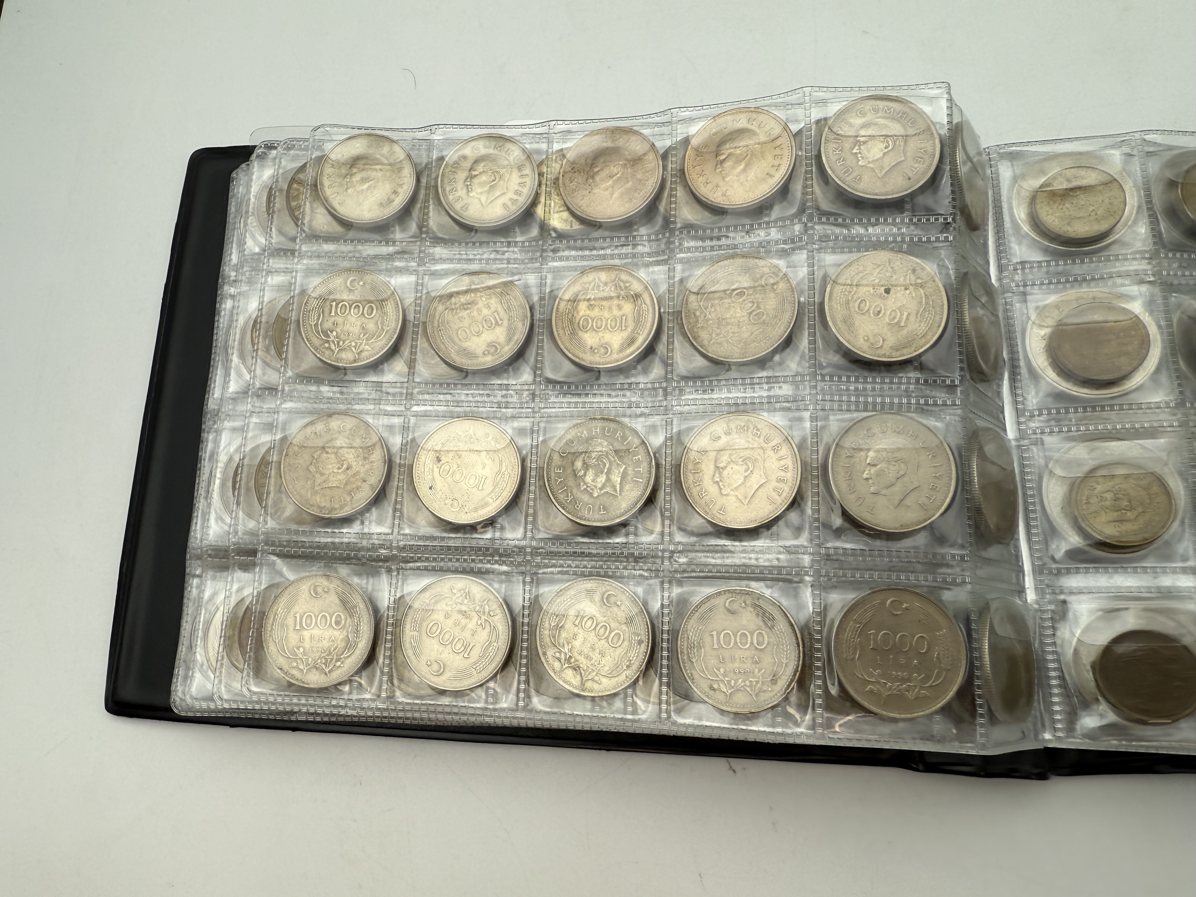 Turkey - A collection of several hundred coins arranged in a special coin album, various conditions and years - 1 8