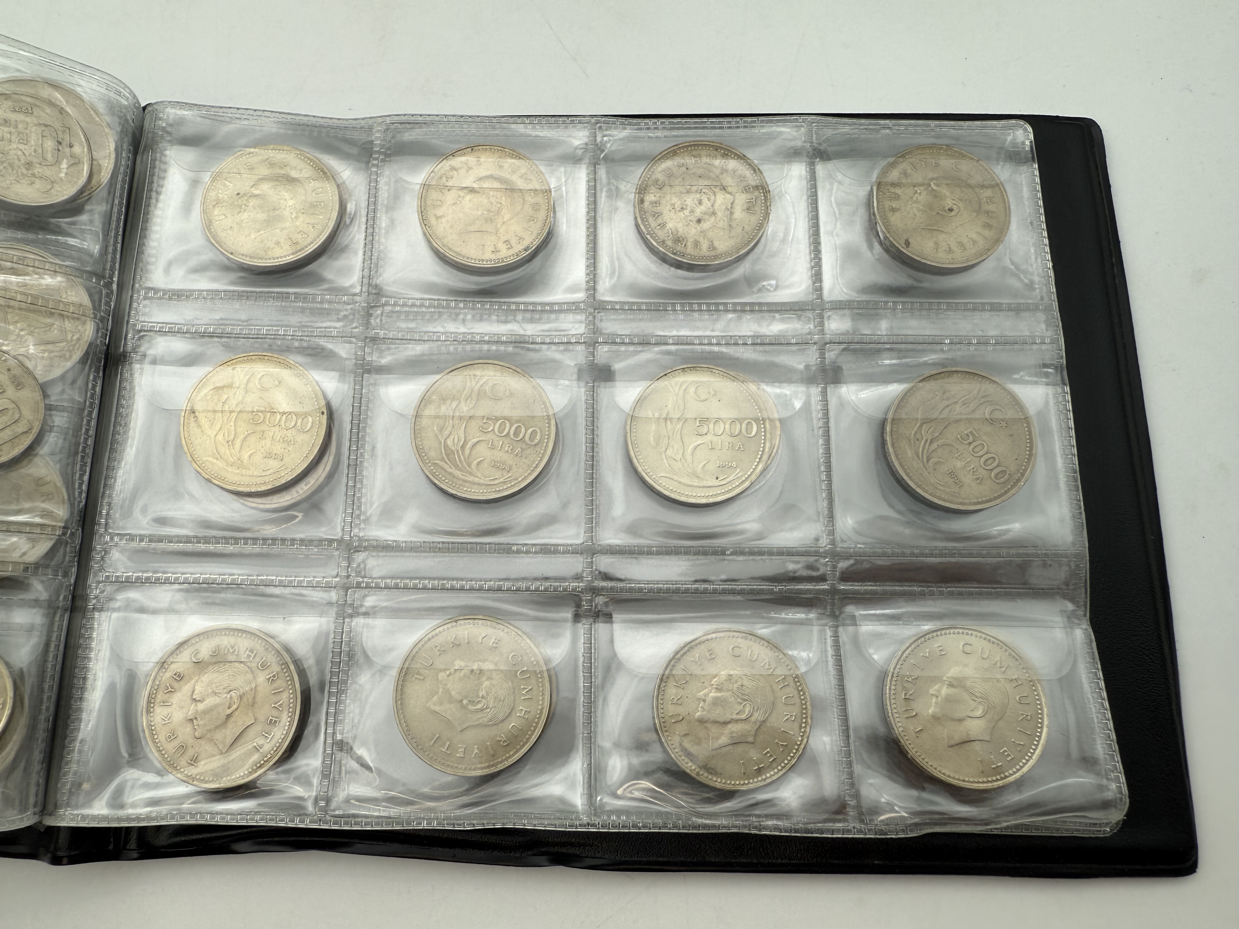 Turkey - A collection of several hundred coins arranged in a special coin album, various conditions and years - 1 16