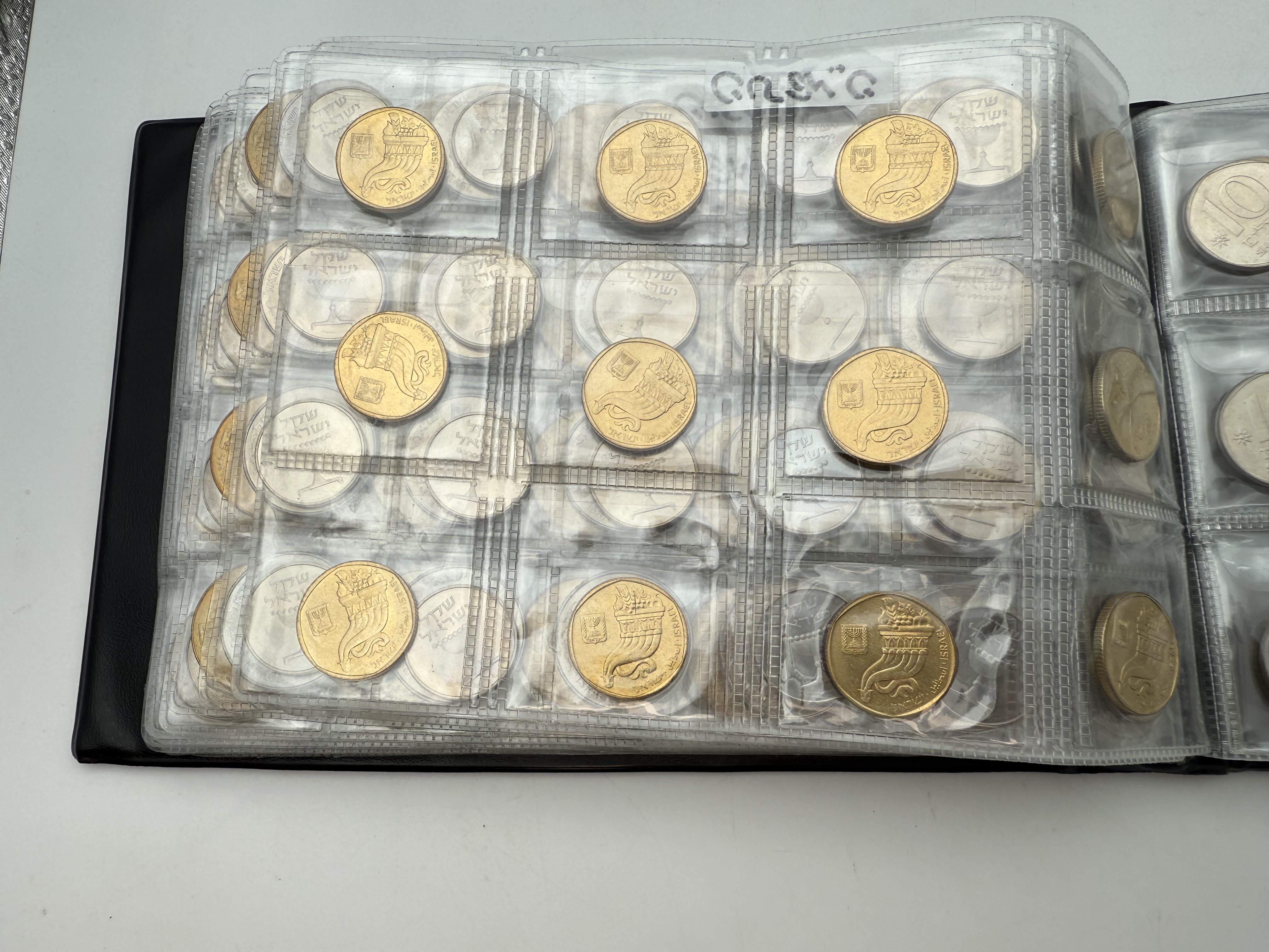 Israel - A collection of several hundred coins arranged in a special coin album, various conditions and years - 1 54