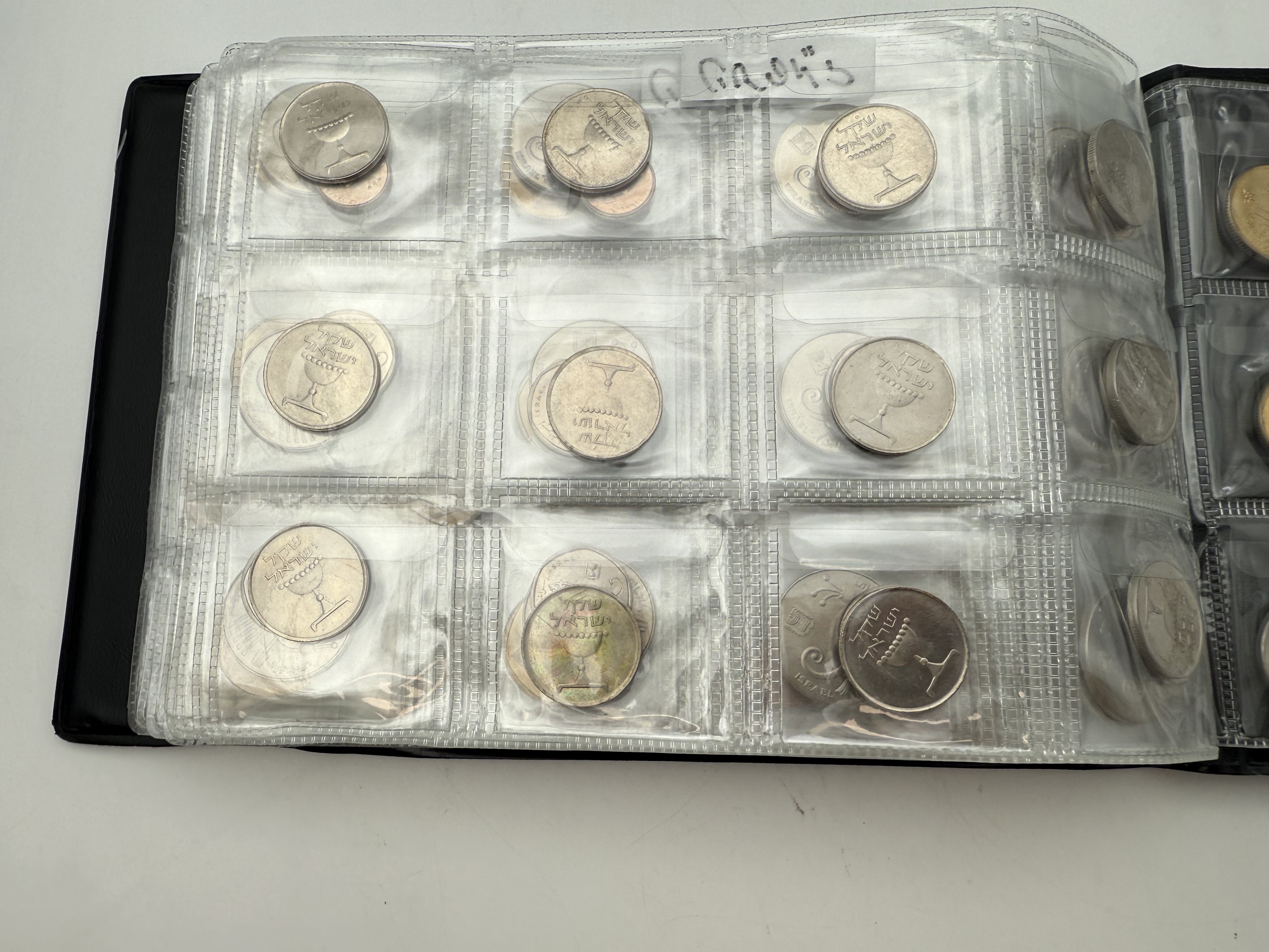 Israel - A collection of several hundred coins arranged in a special coin album, various conditions and years - 1 26