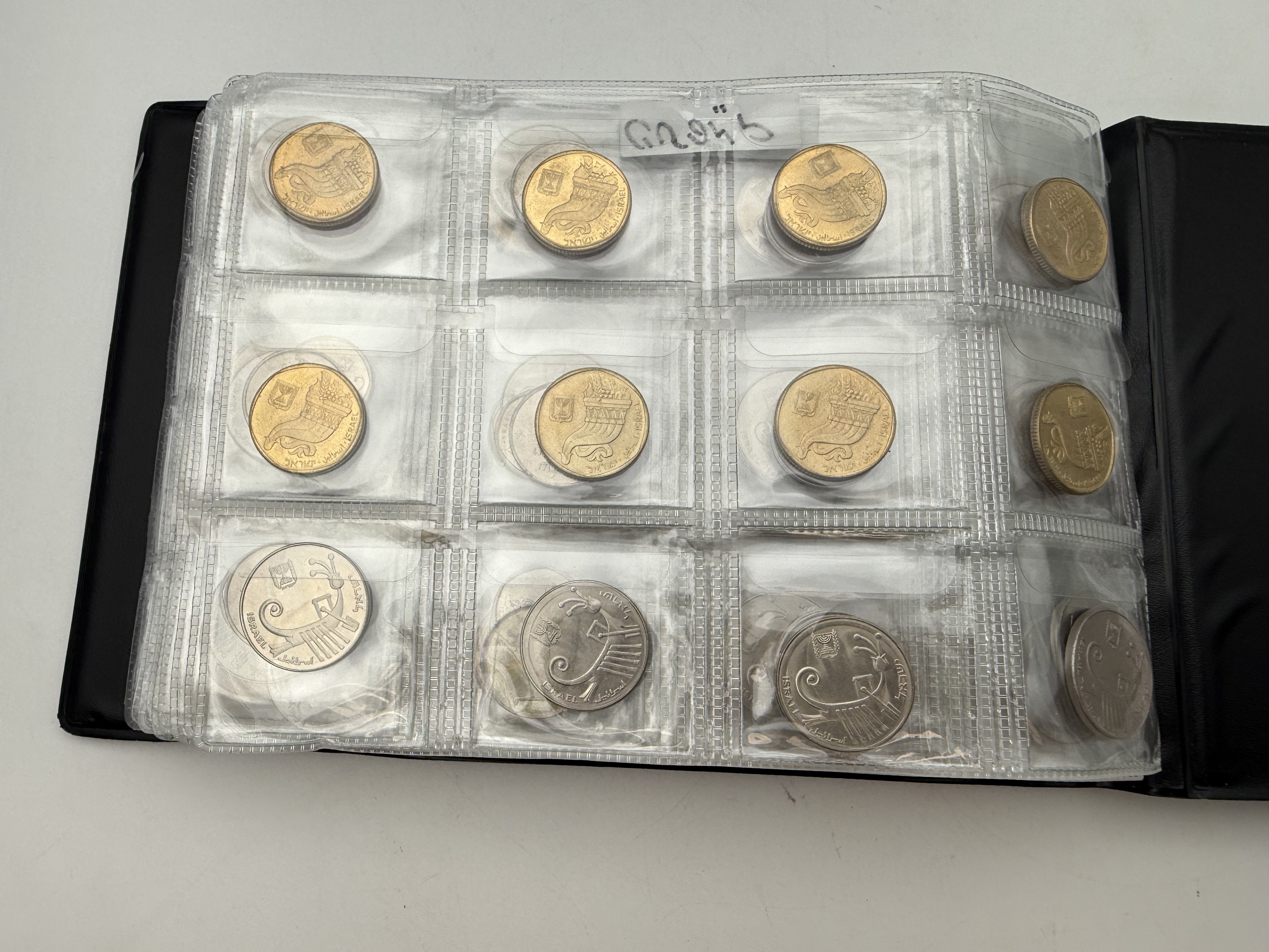 Israel - A collection of several hundred coins arranged in a special coin album, various conditions and years - 1 28