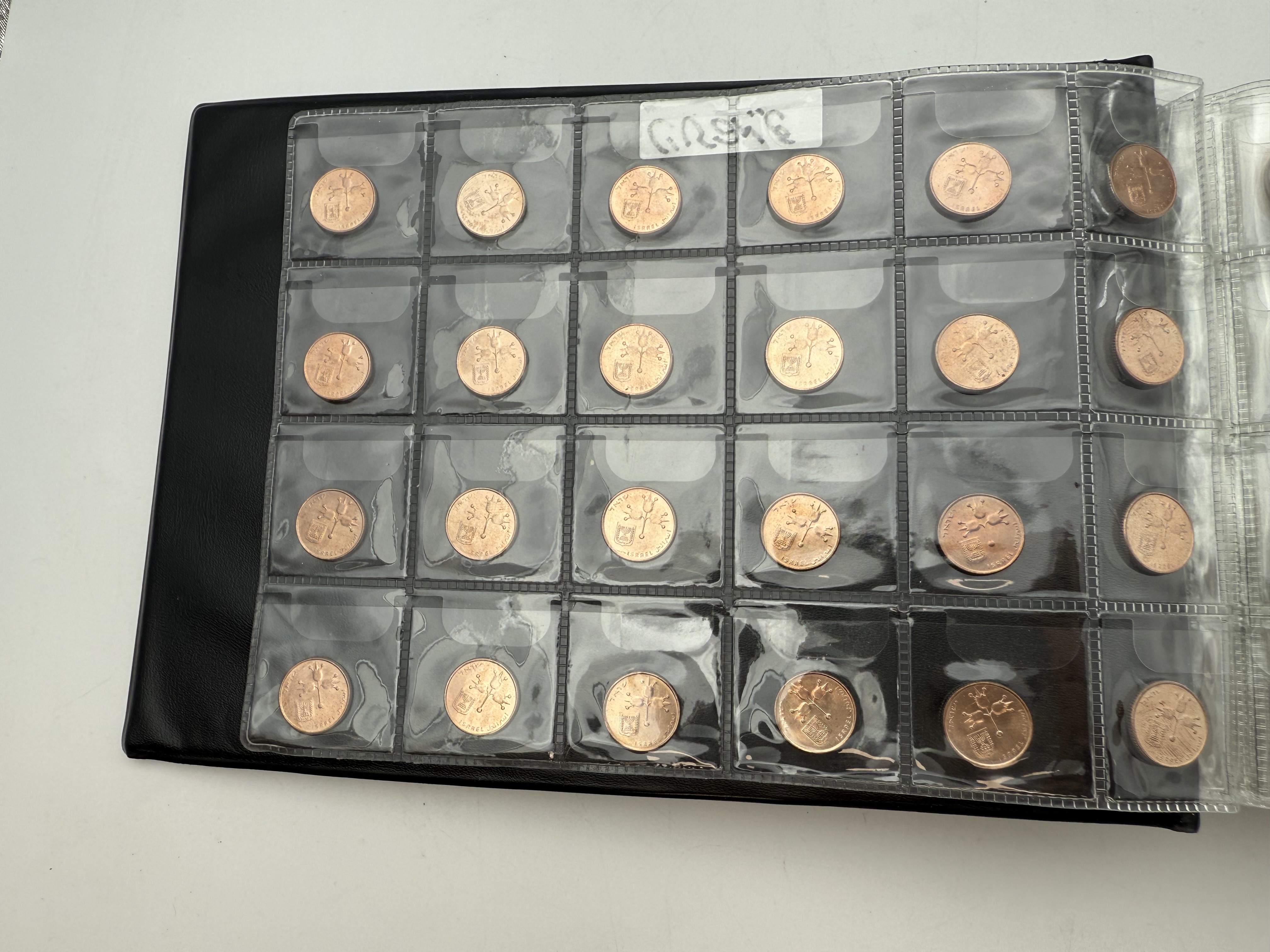 Israel - A collection of several hundred coins arranged in a special coin album, various conditions and years - 1 32