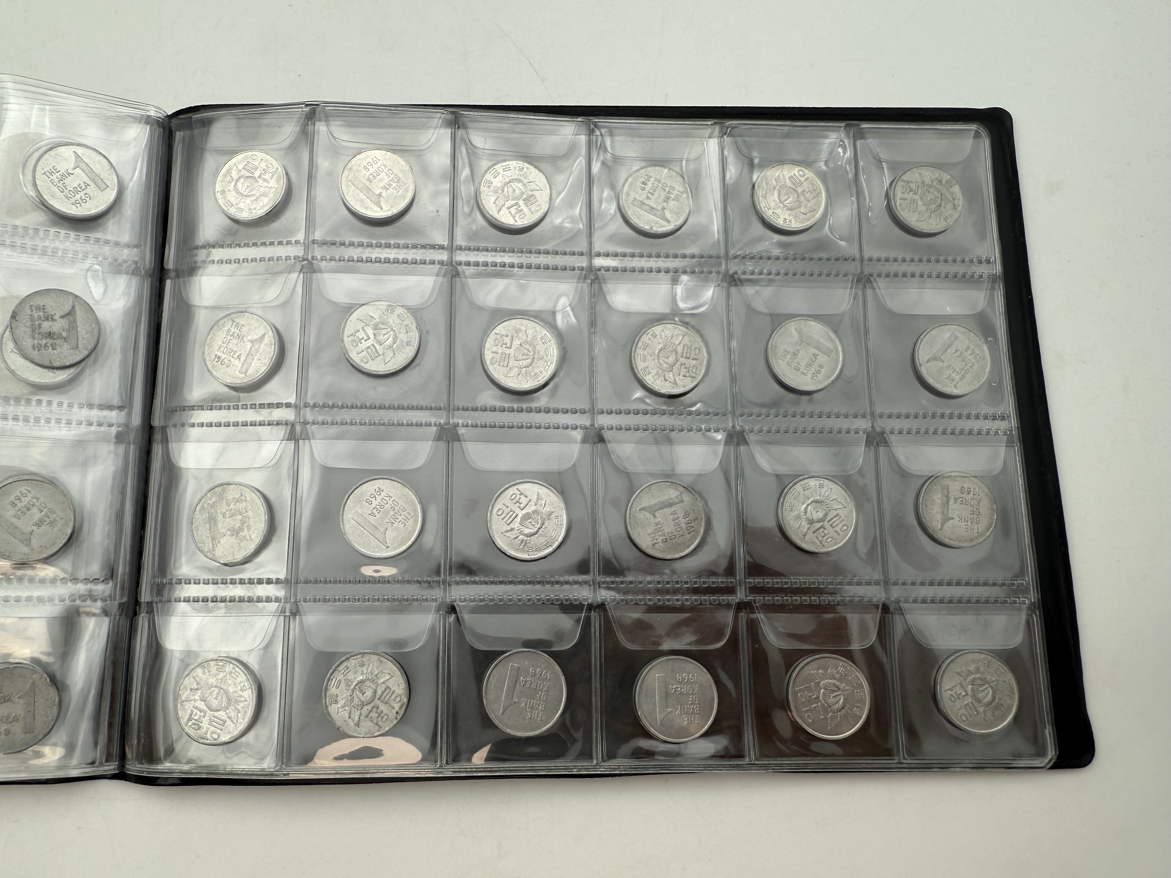 Korea / Taiwan - A collection of several hundred coins arranged in a special coin album, various conditions and years - 1 10