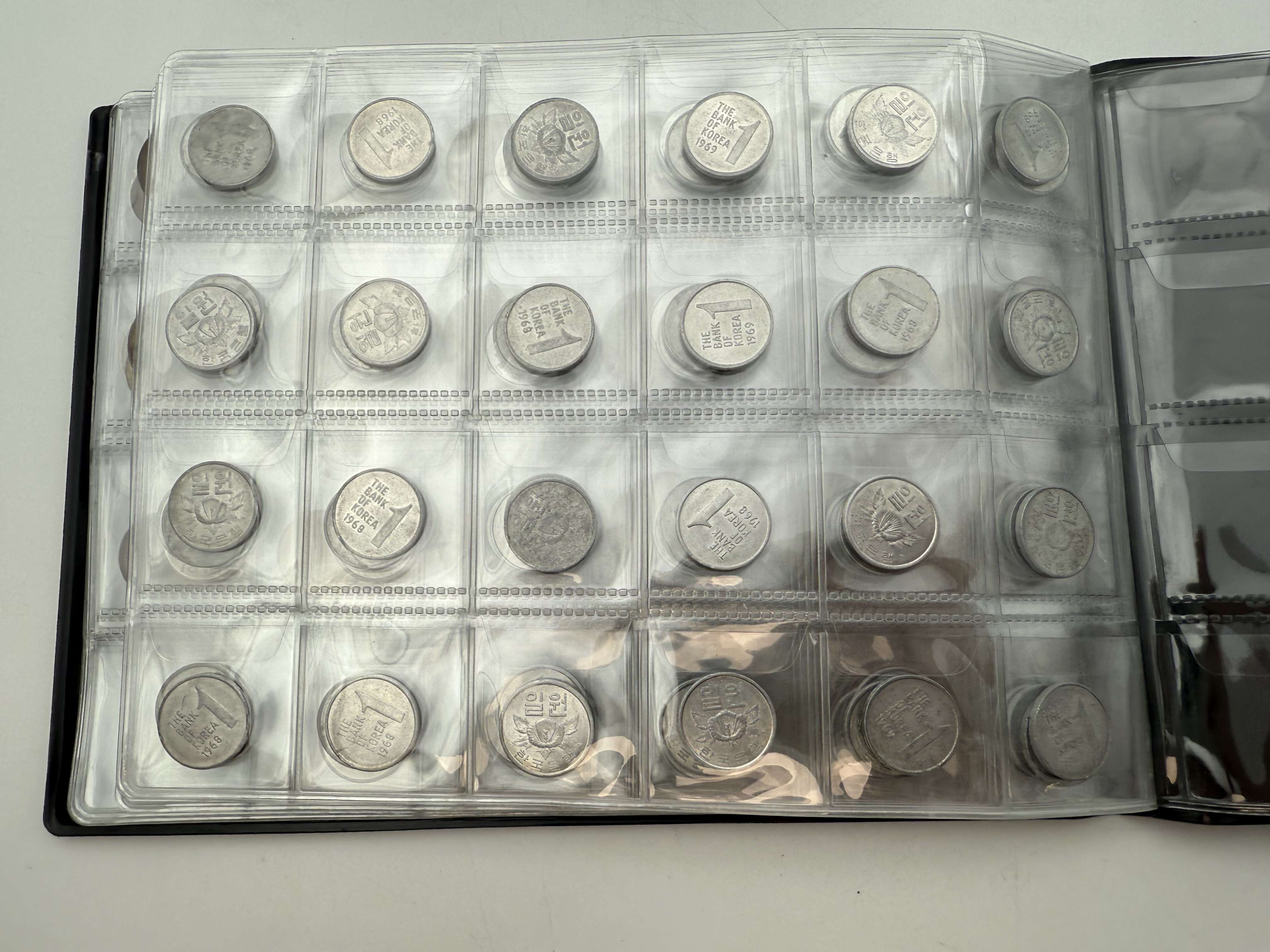 Korea / Taiwan - A collection of several hundred coins arranged in a special coin album, various conditions and years - 1 11