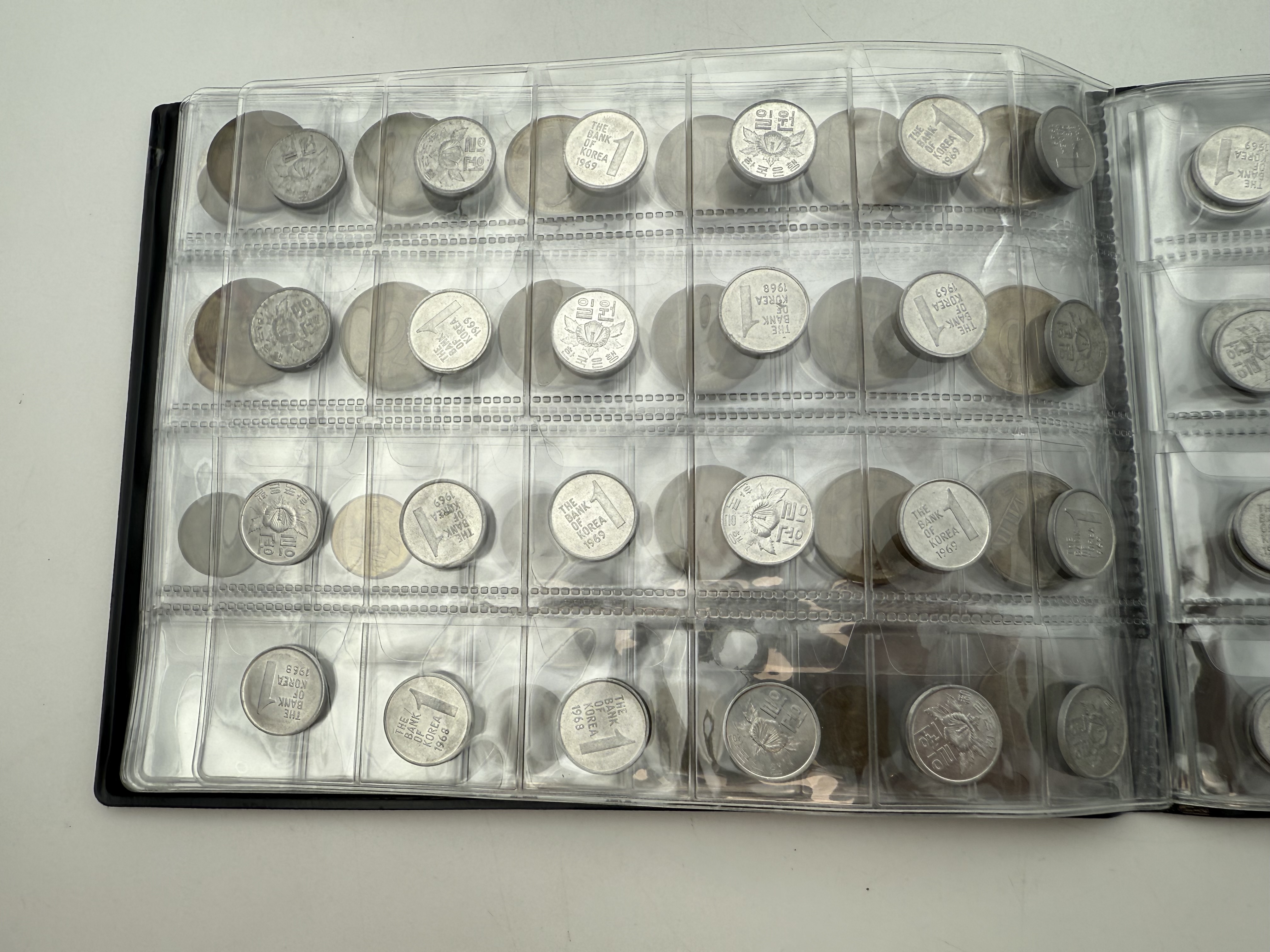 Korea / Taiwan - A collection of several hundred coins arranged in a special coin album, various conditions and years - 1 5