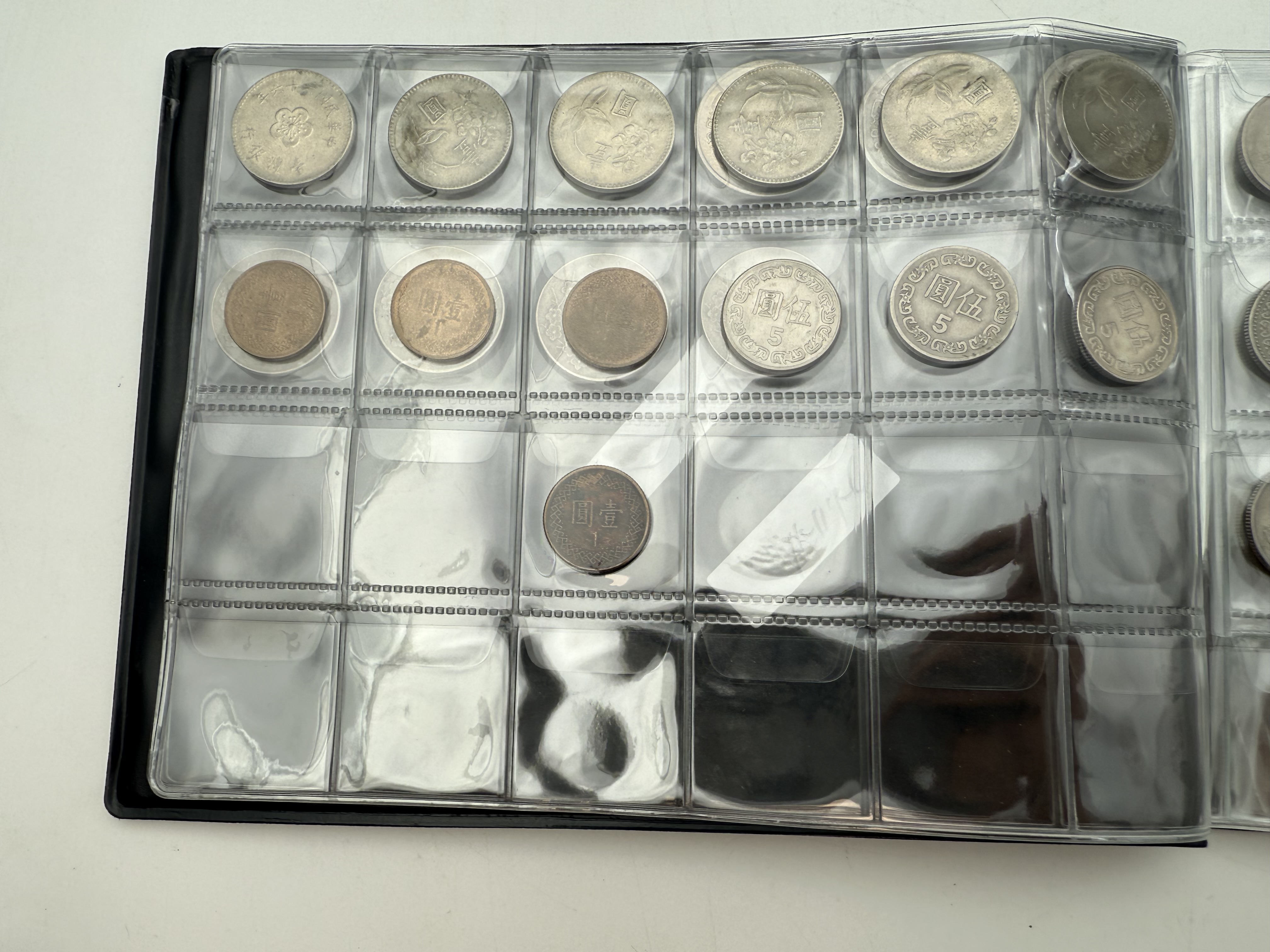 Korea / Taiwan - A collection of several hundred coins arranged in a special coin album, various conditions and years - 1 15