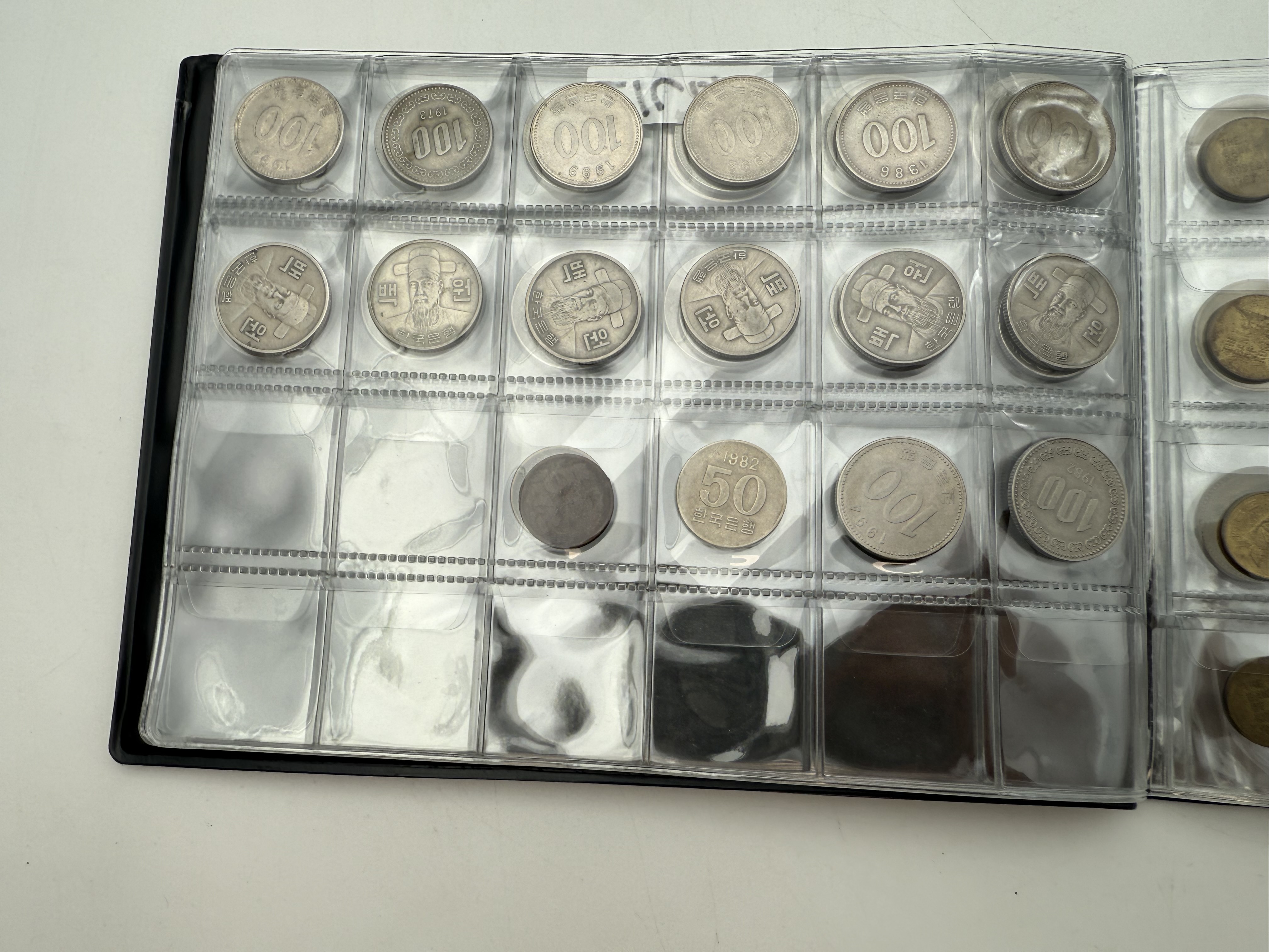 Korea / Taiwan - A collection of several hundred coins arranged in a special coin album, various conditions and years - 1 17
