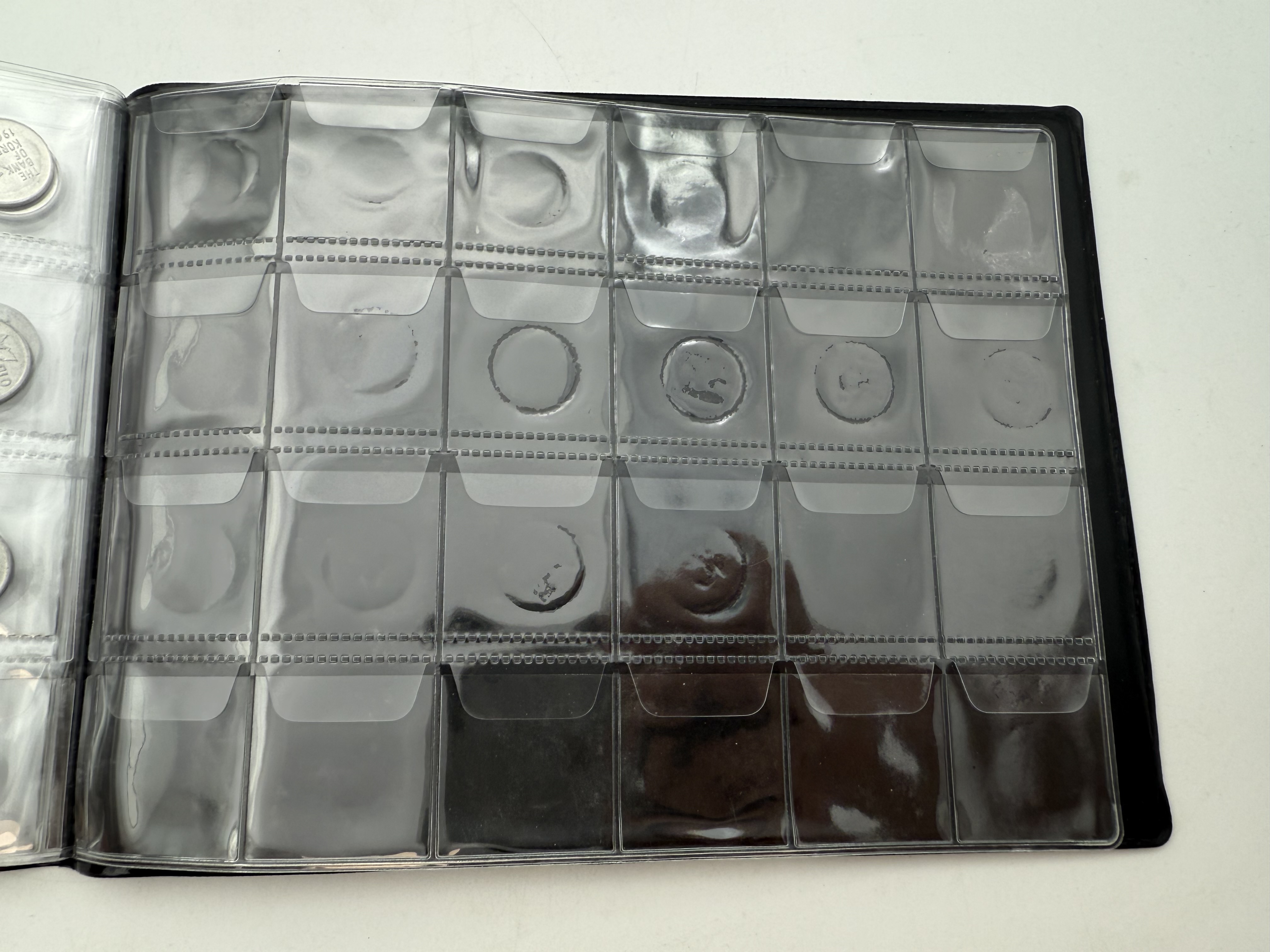 Korea / Taiwan - A collection of several hundred coins arranged in a special coin album, various conditions and years - 1 1