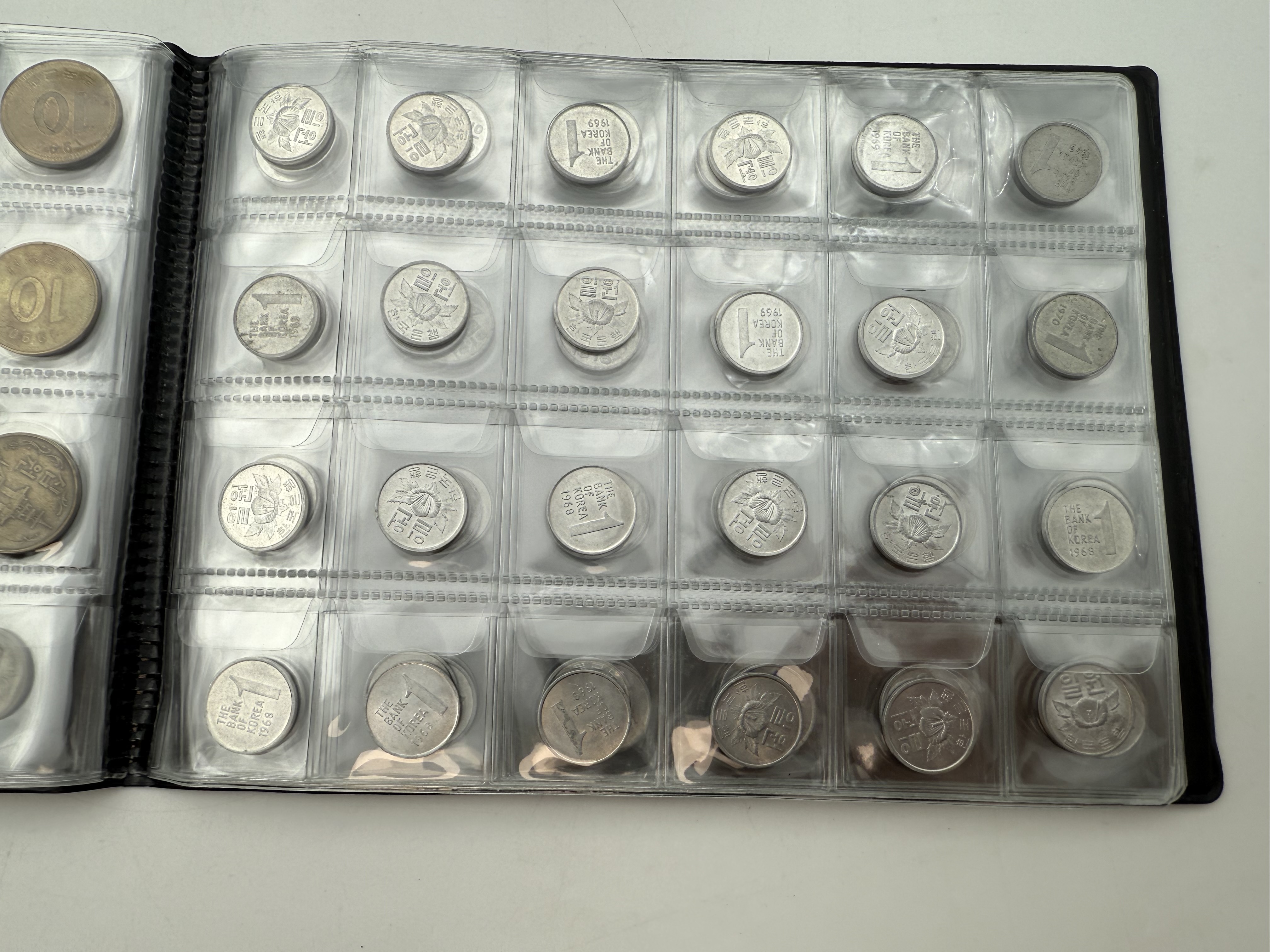 Korea / Taiwan - A collection of several hundred coins arranged in a special coin album, various conditions and years - 1 4