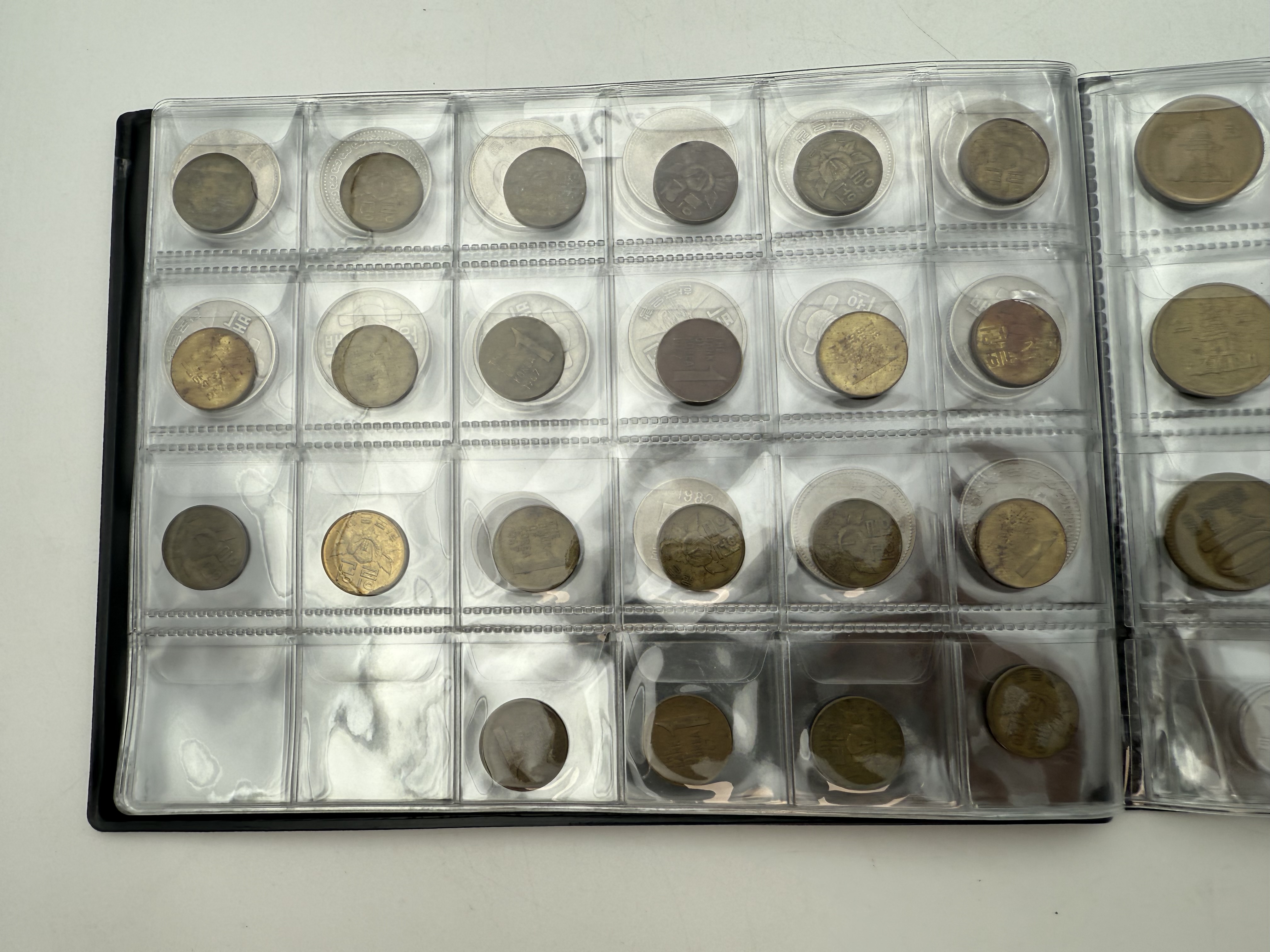 Korea / Taiwan - A collection of several hundred coins arranged in a special coin album, various conditions and years - 1 19