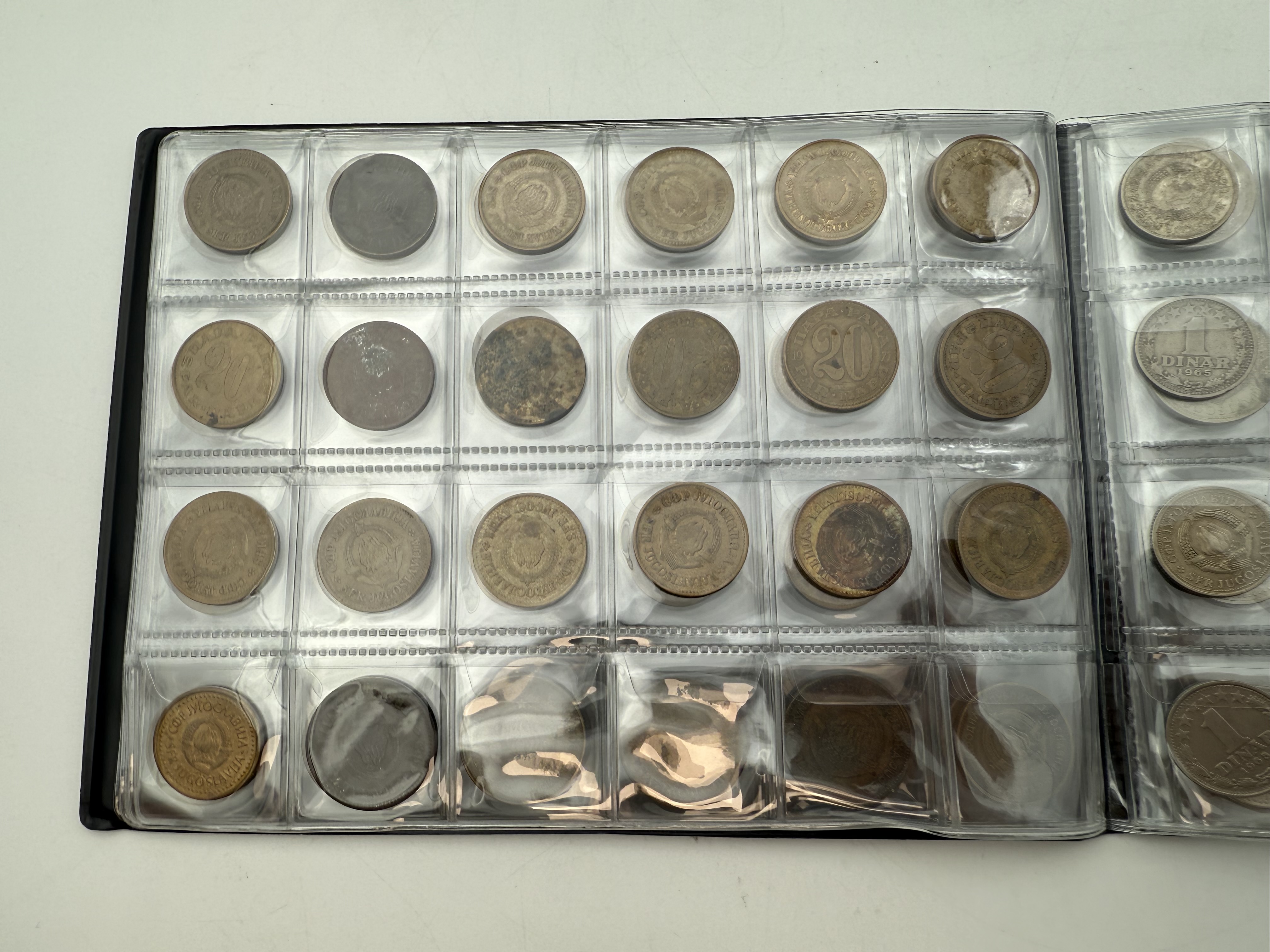 Yugoslavia - a collection of several hundred coins arranged in a special coin album, various conditions and years - 1 20