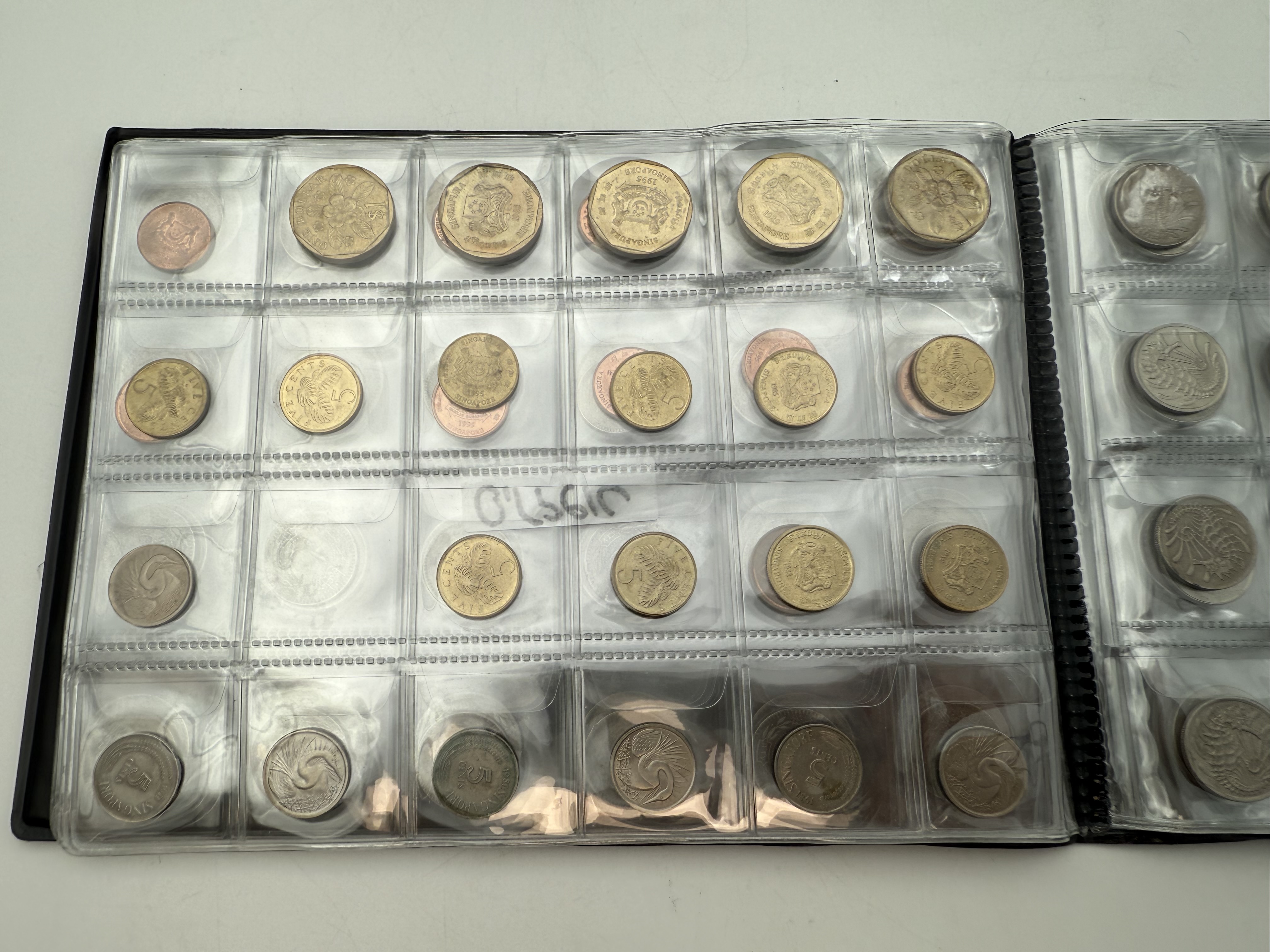 Ottoman Empire / Singapore - A collection of several hundred coins arranged in a special coin album, various ... - 1 2