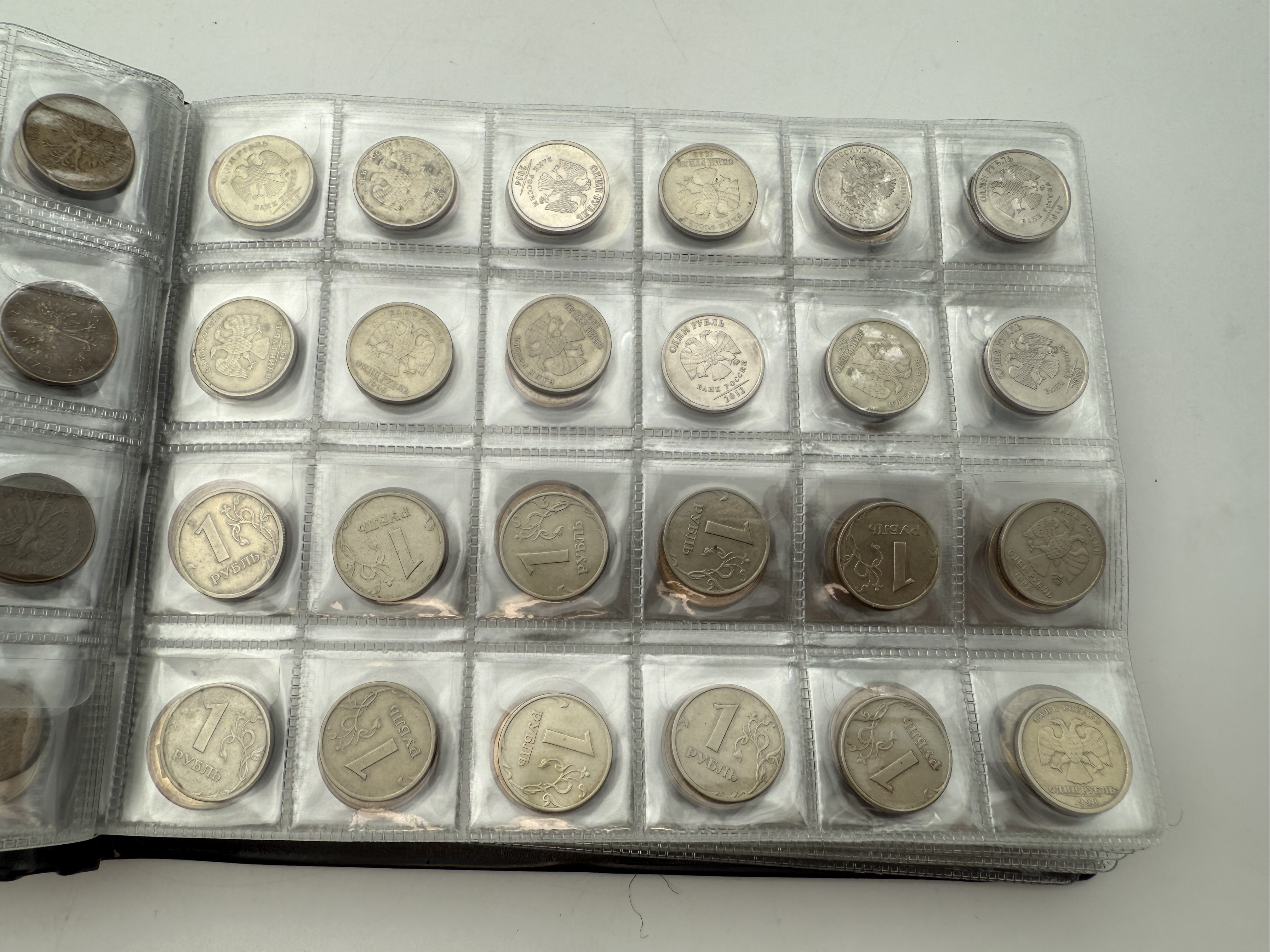 Poland - A collection of several hundred coins arranged in a special coin album, various conditions and years - 1 1