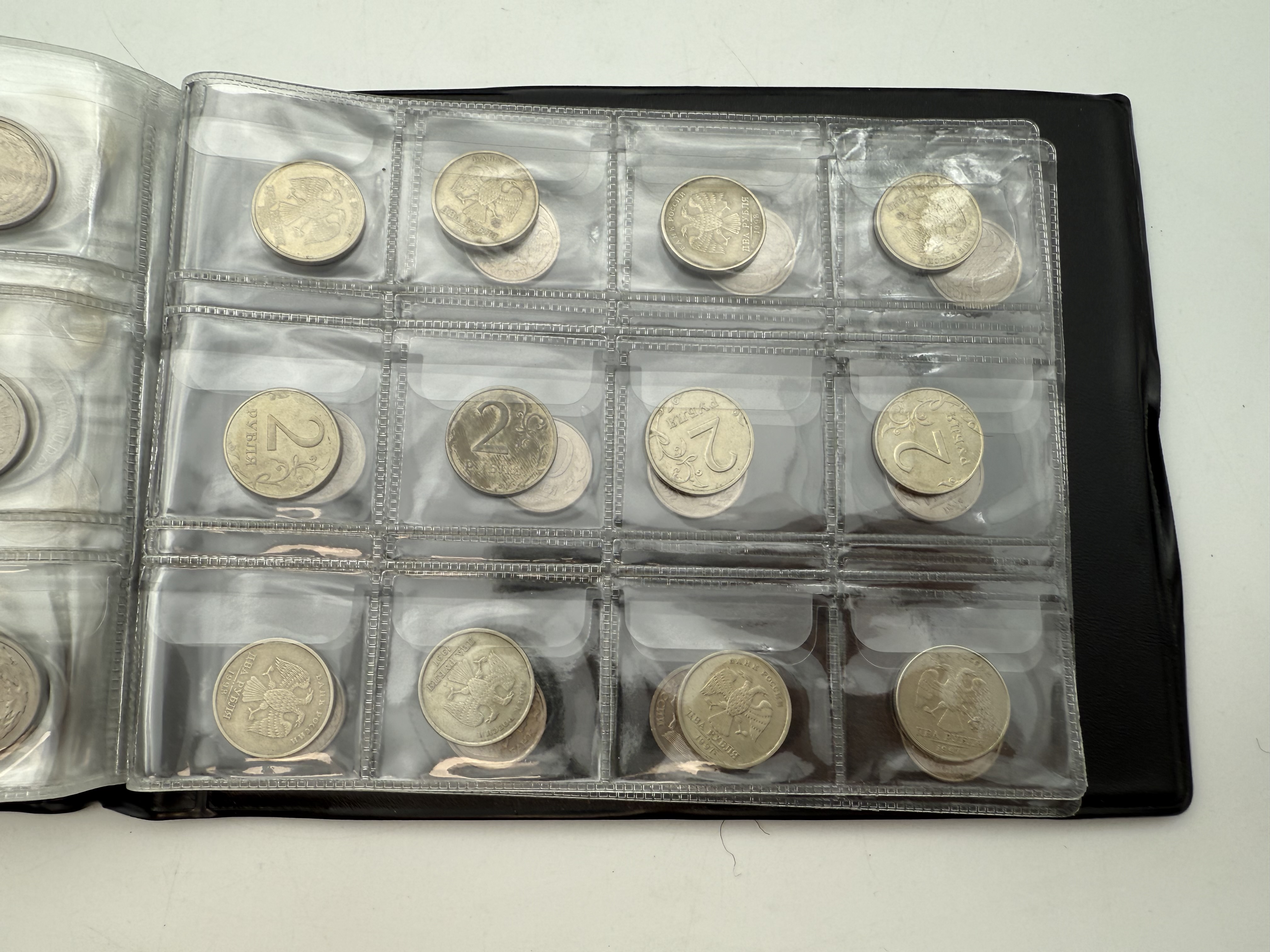 Poland - A collection of several hundred coins arranged in a special coin album, various conditions and years - 1 21