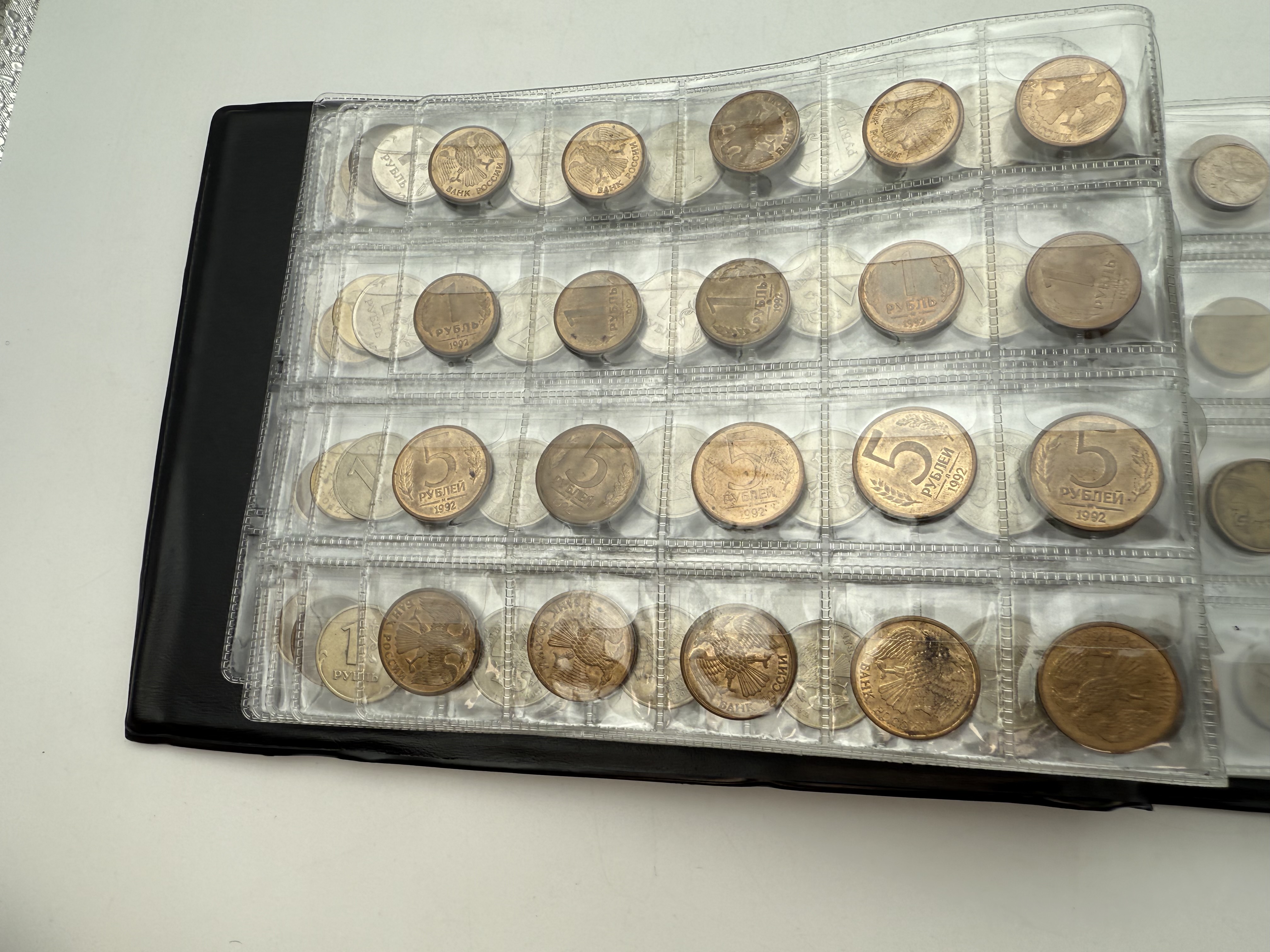 Poland - A collection of several hundred coins arranged in a special coin album, various conditions and years - 1 4