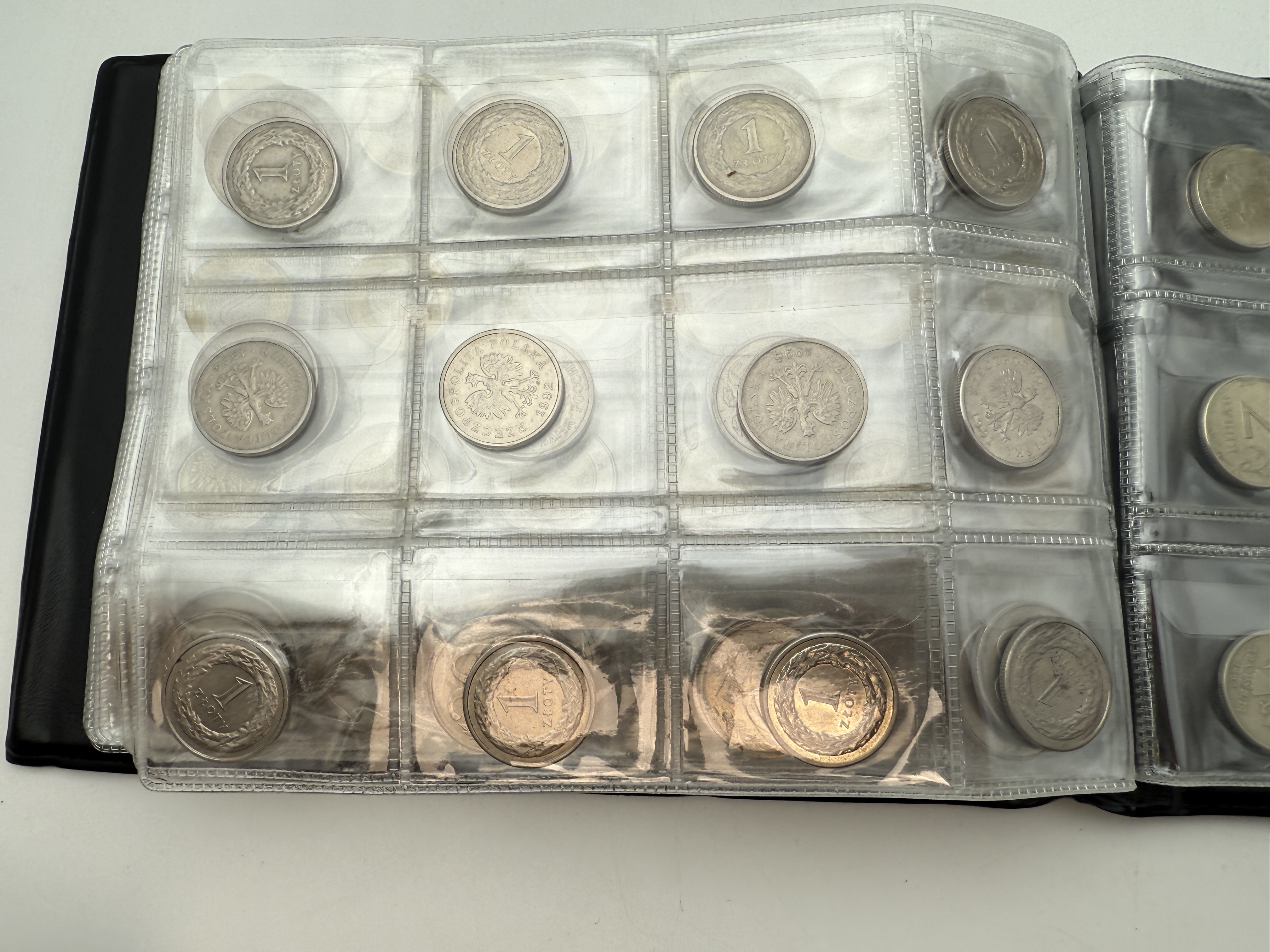 Poland - A collection of several hundred coins arranged in a special coin album, various conditions and years - 1 19