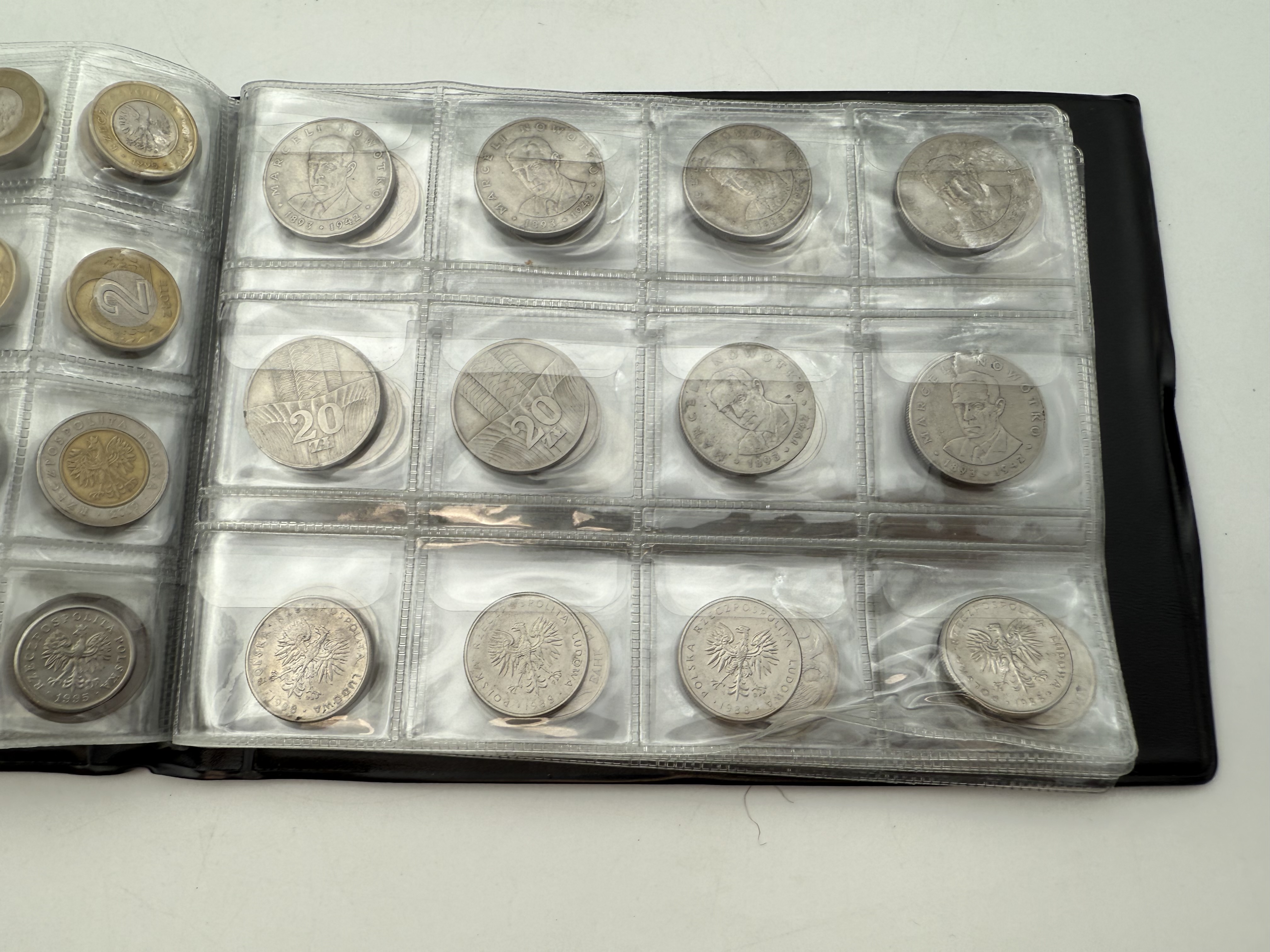 Poland - A collection of several hundred coins arranged in a special coin album, various conditions and years - 1 14