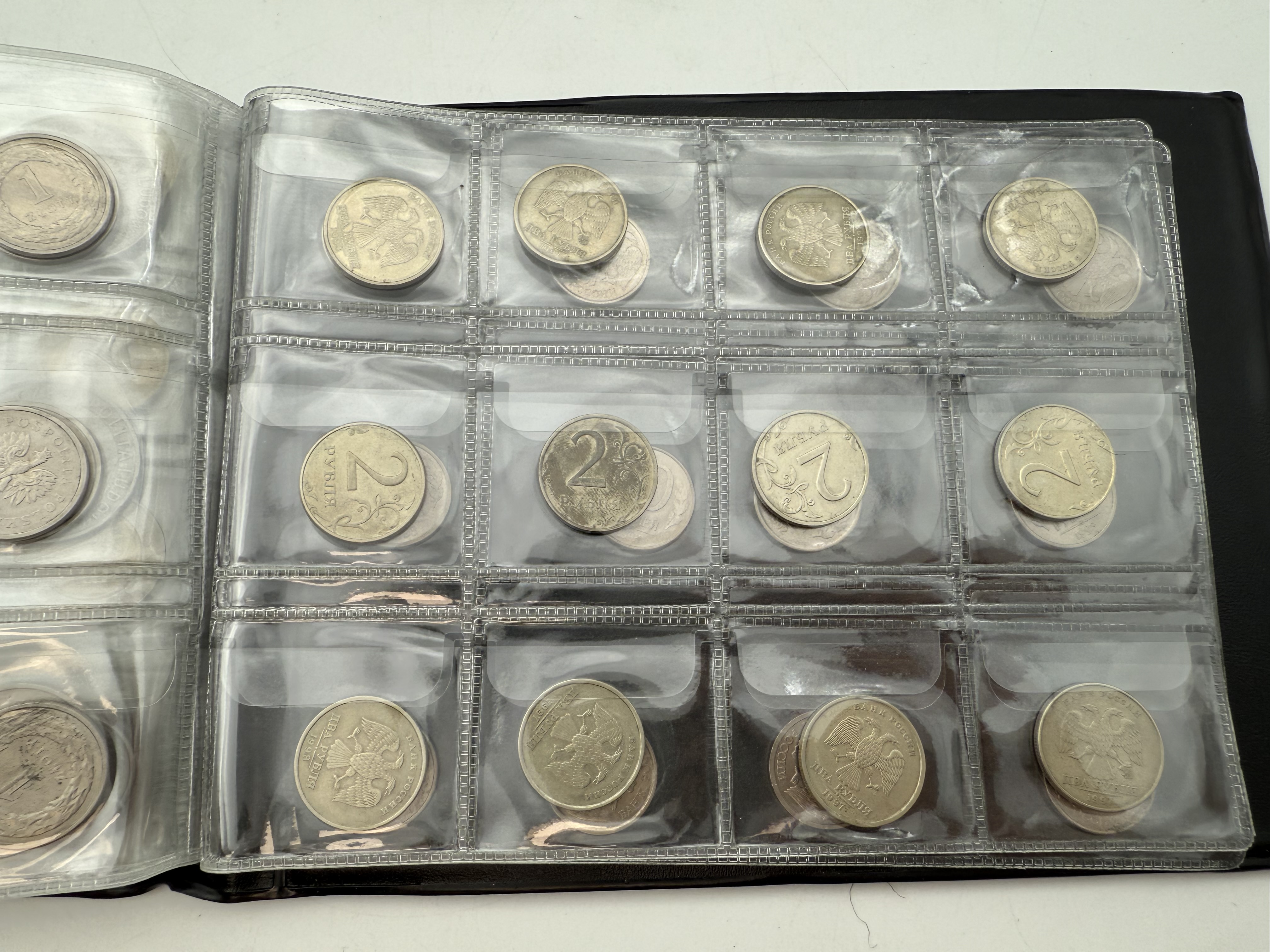 Poland - A collection of several hundred coins arranged in a special coin album, various conditions and years - 1 20