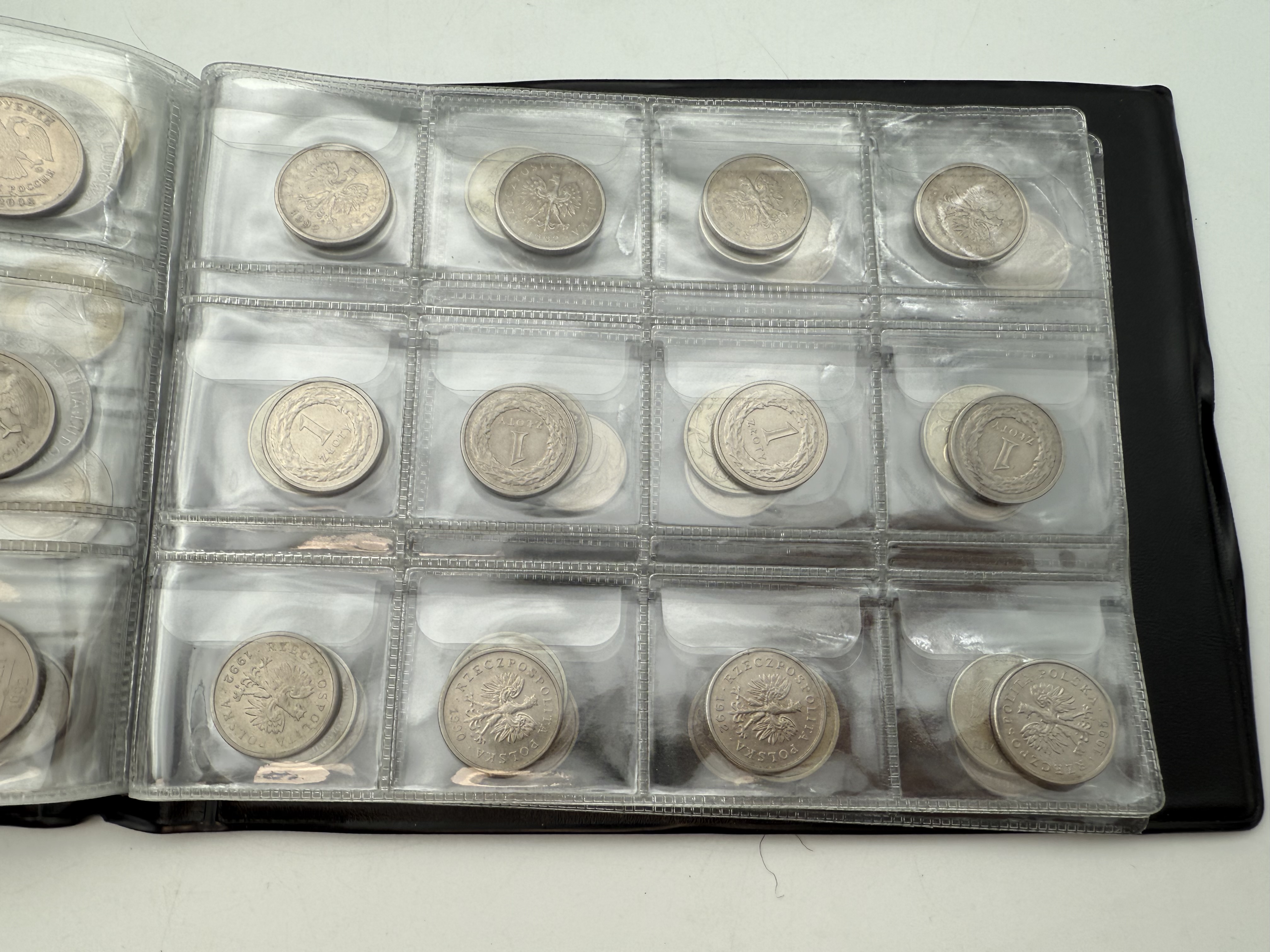 Poland - A collection of several hundred coins arranged in a special coin album, various conditions and years - 1 18