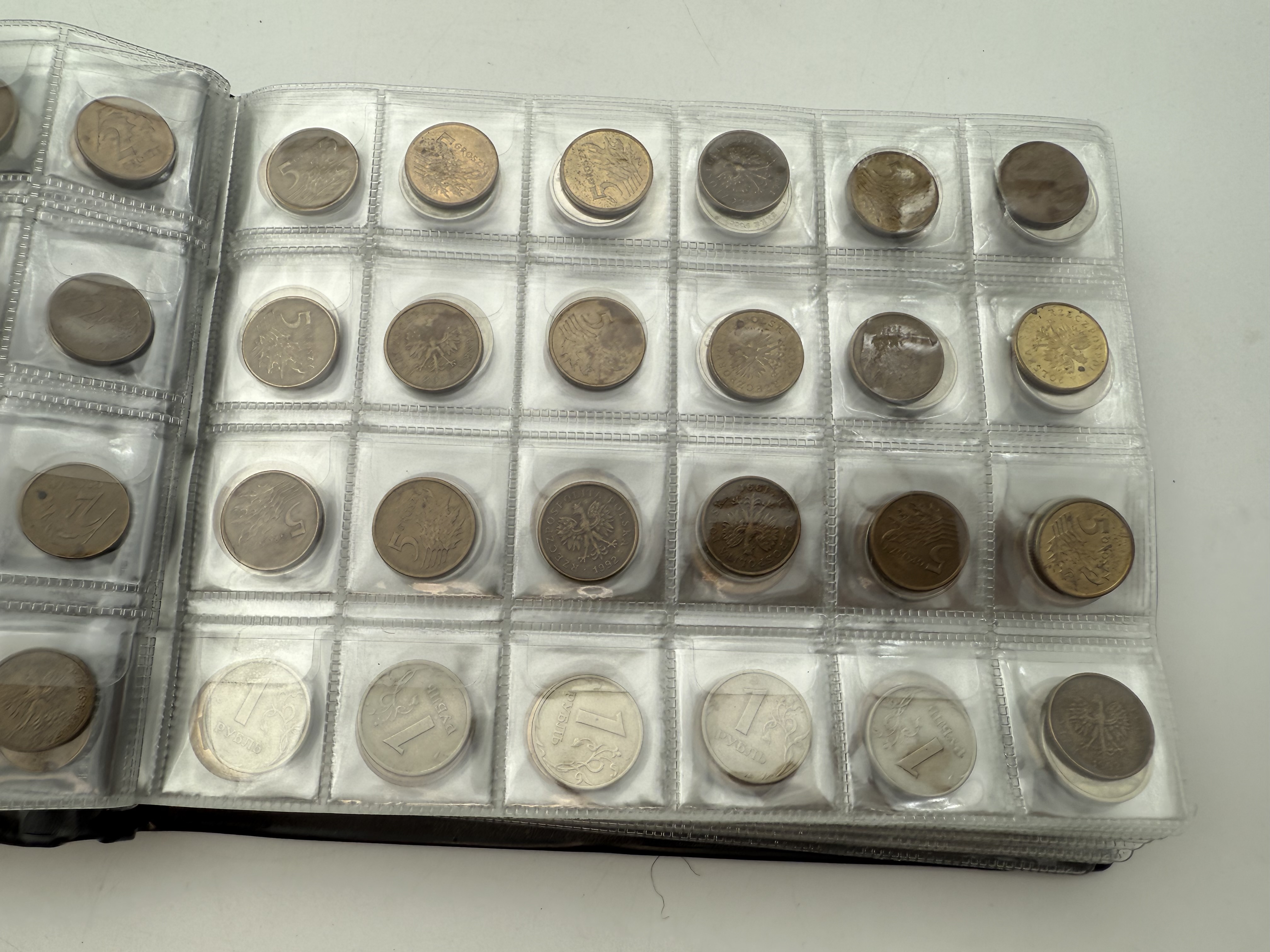 Poland - A collection of several hundred coins arranged in a special coin album, various conditions and years - 1 30