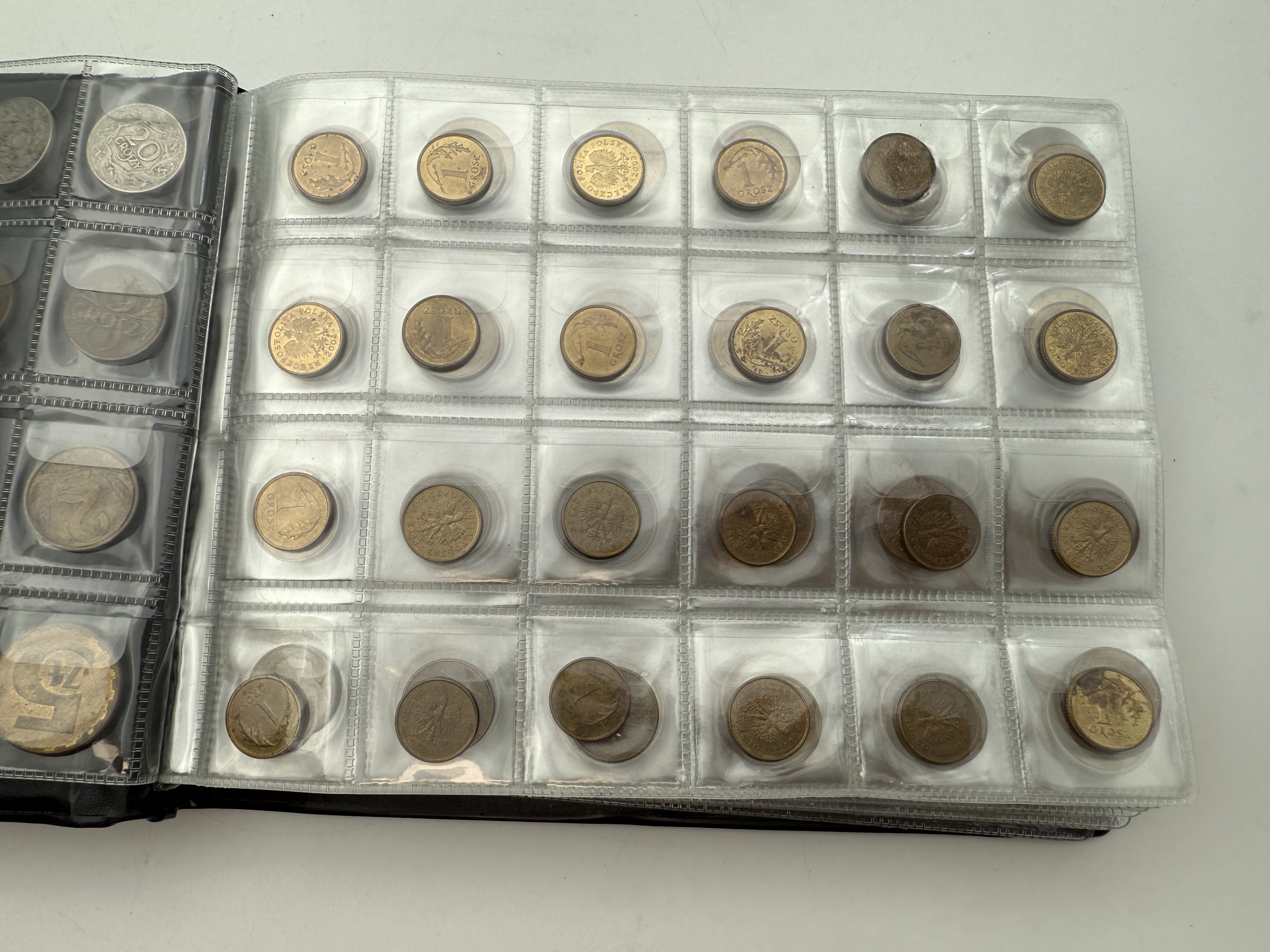 Poland - A collection of several hundred coins arranged in a special coin album, various conditions and years - 1 26