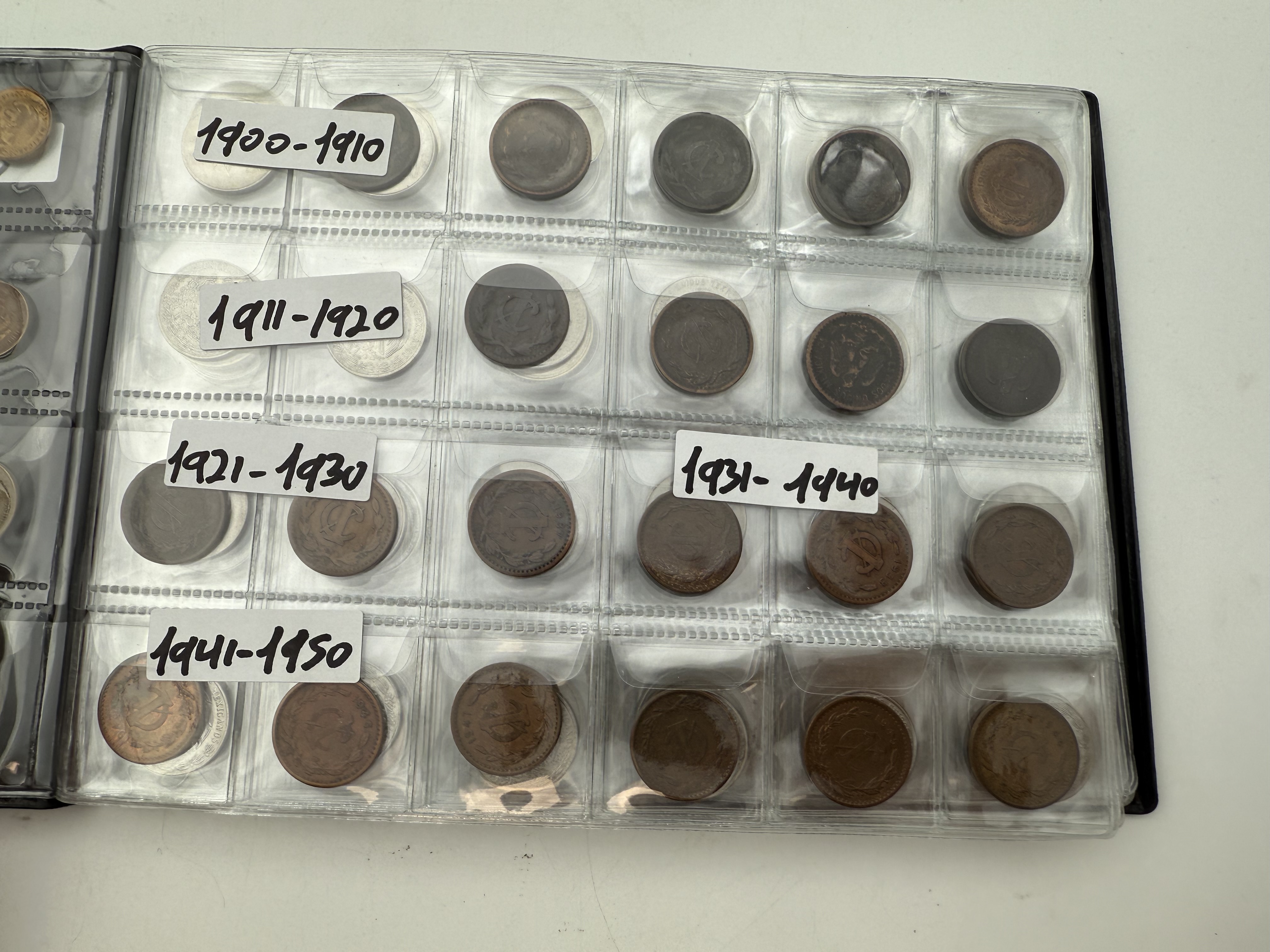 Mexico - A collection of several hundred coins arranged in a special coin album, various conditions and years - 1 16