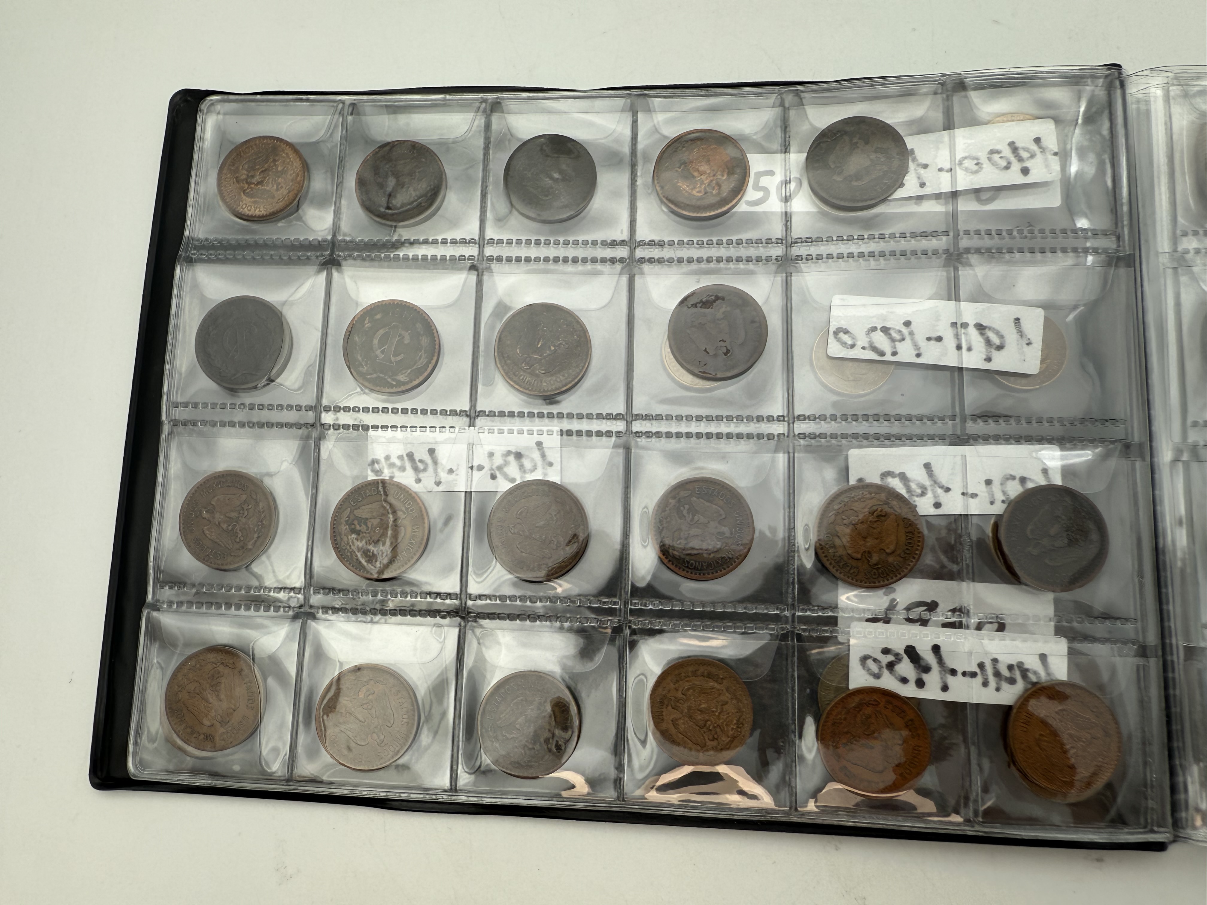 Mexico - A collection of several hundred coins arranged in a special coin album, various conditions and years - 1 17
