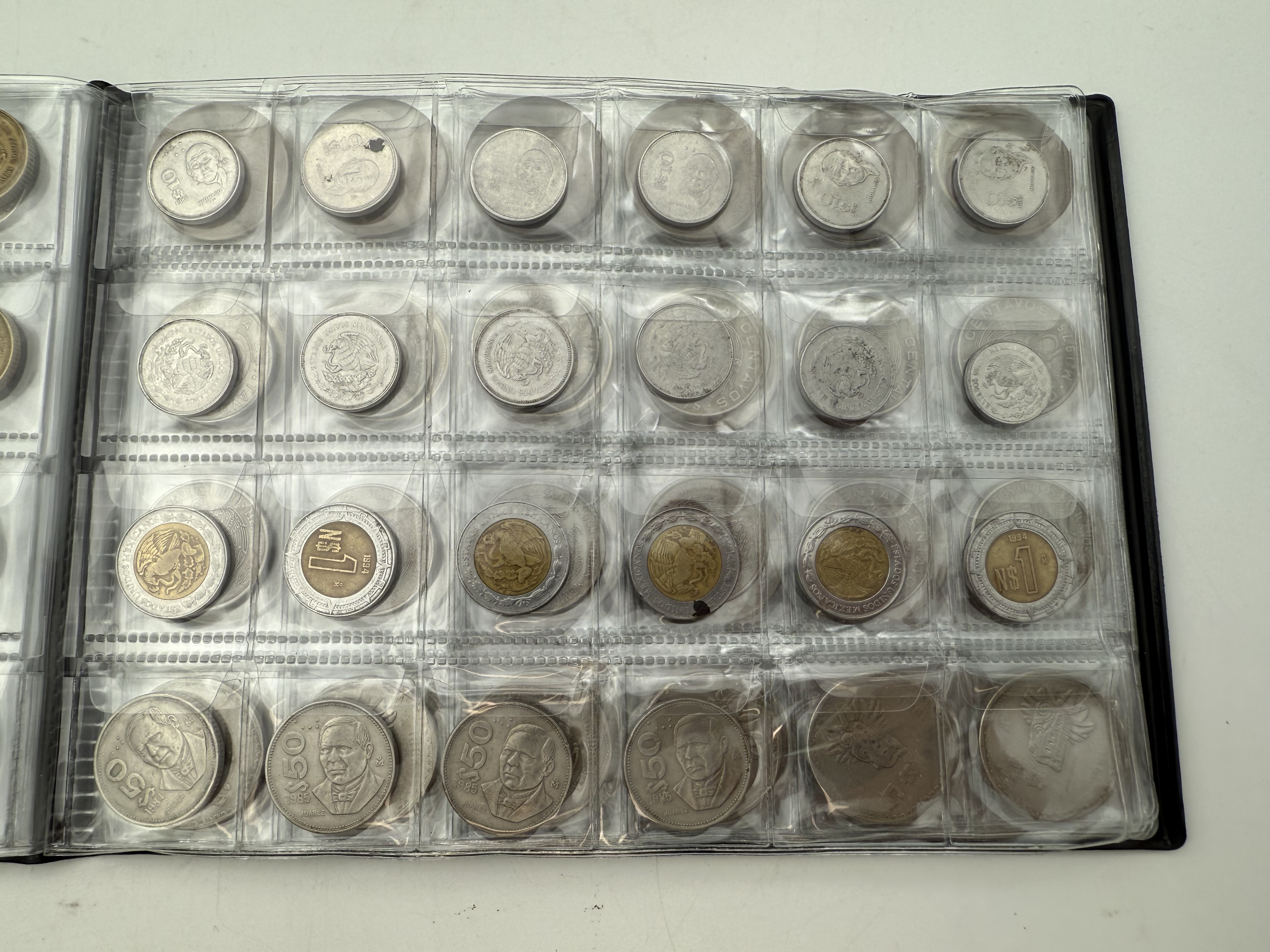 Mexico - A collection of several hundred coins arranged in a special coin album, various conditions and years - 1 3