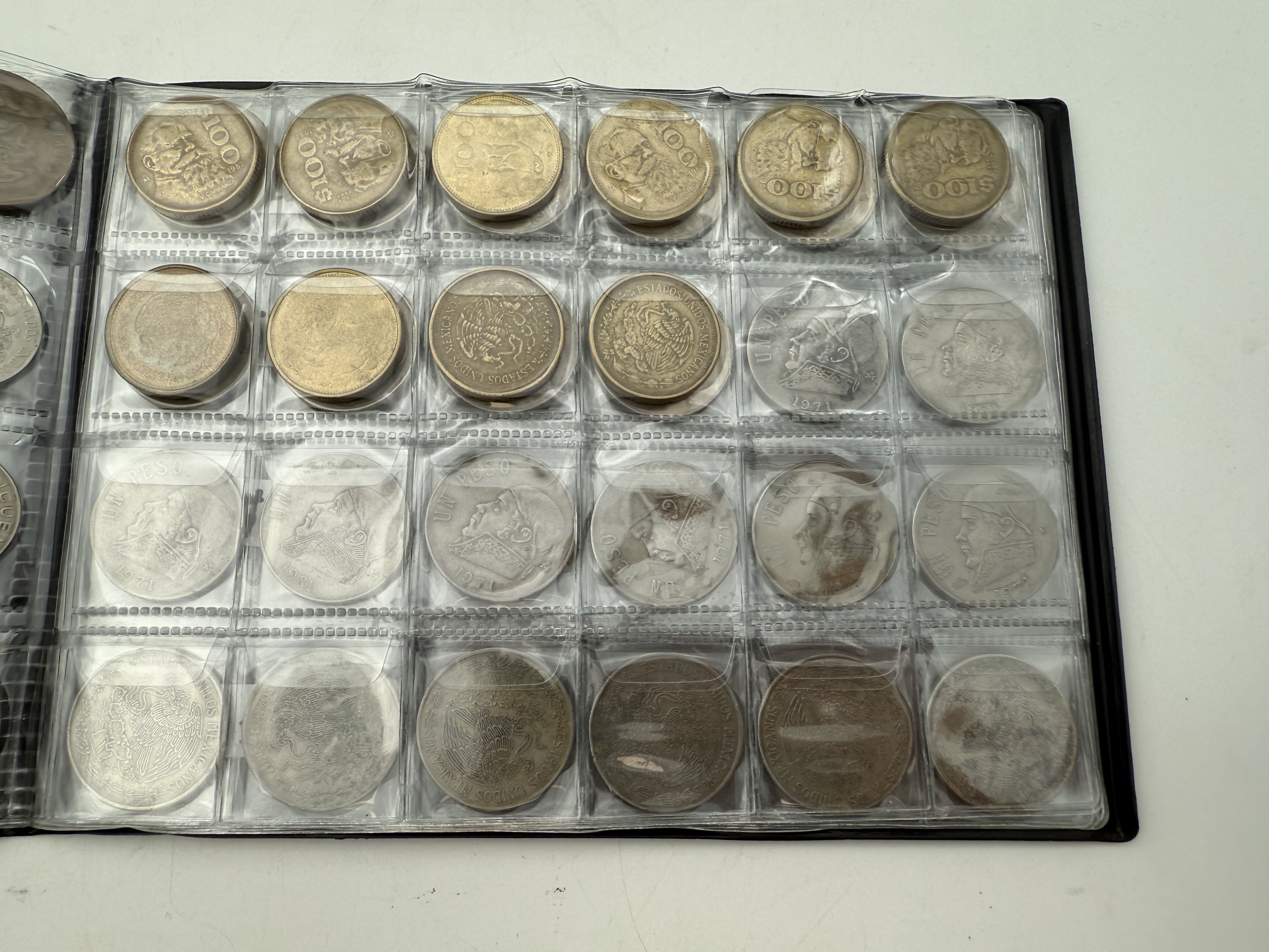 Mexico - A collection of several hundred coins arranged in a special coin album, various conditions and years - 1 7