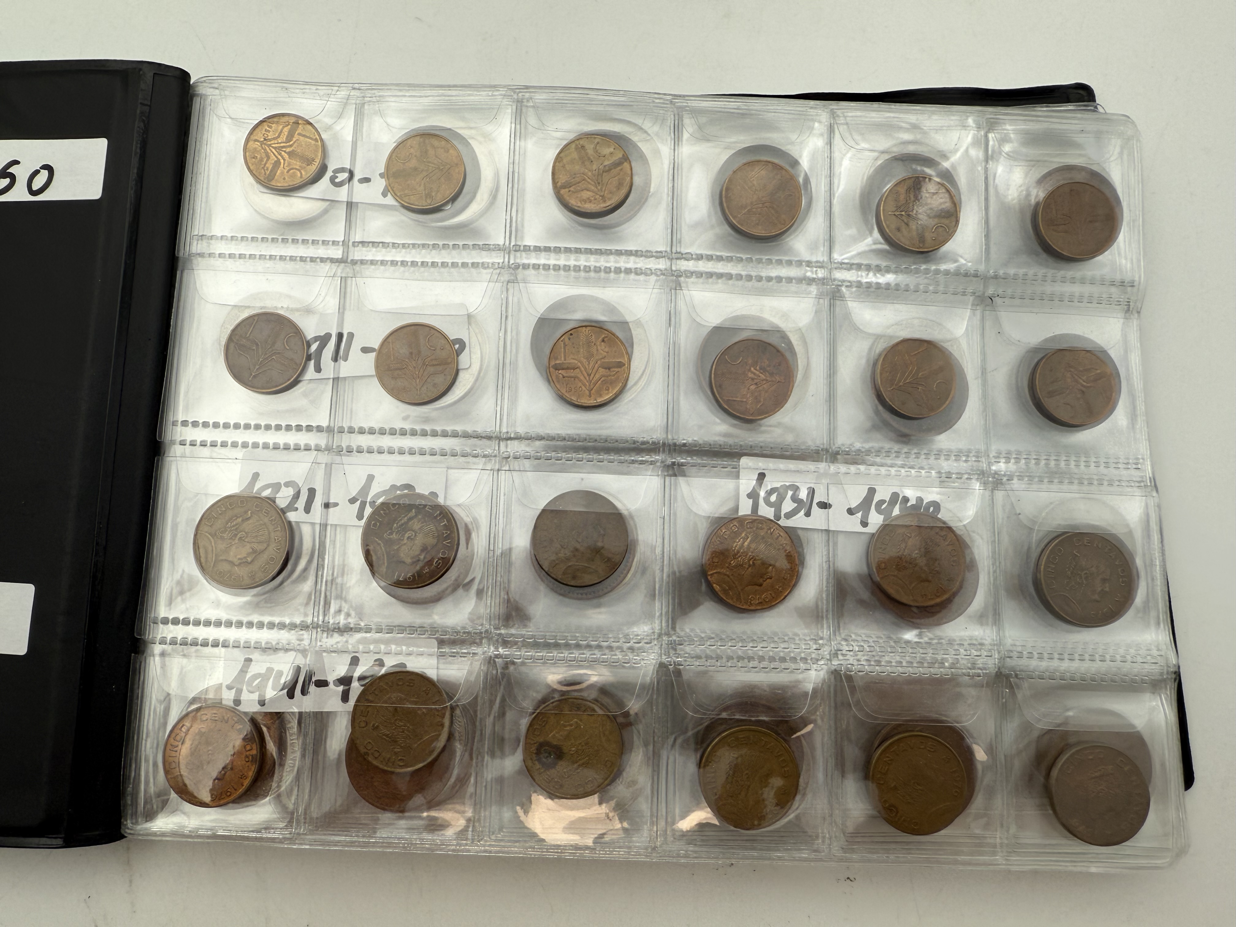 Mexico - A collection of several hundred coins arranged in a special coin album, various conditions and years - 1 11