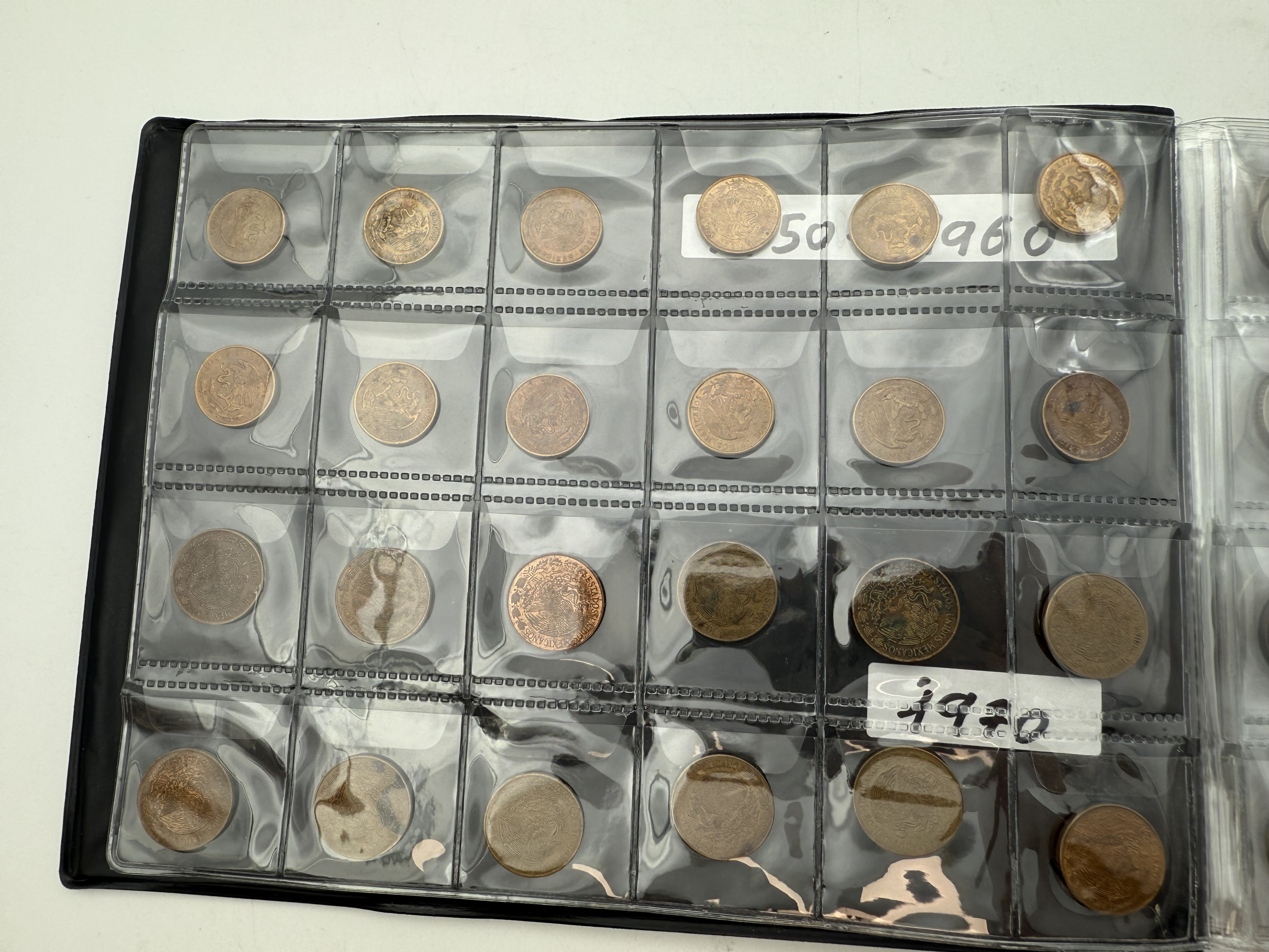 Mexico - A collection of several hundred coins arranged in a special coin album, various conditions and years - 1 14